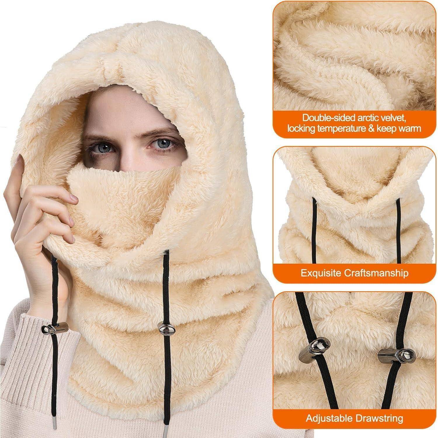 Person trägt eine beige Kopfbedeckung/einen Schal mit Kapuze; eingefügte Nahaufnahmen heben weiches beidseitiges Samt, verstellbare Zugschnüre und warmen Sitz hervor.