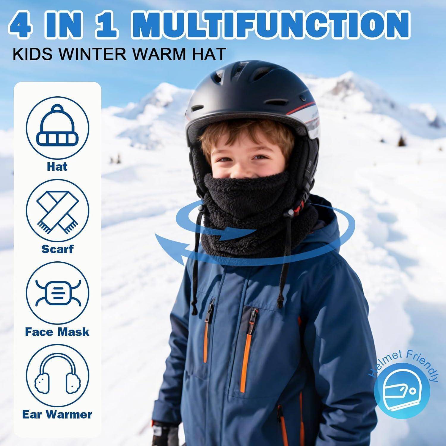 Kind mit Helm und schwarzer Wintergesichtsbedeckung in schneebedeckten Bergen, das eine „4-in-1-Multifunktions"-Kinderwintermütze bewirbt, die als Mütze, Schal, Gesichtsmaske und Ohrenwärmer funktioniert.