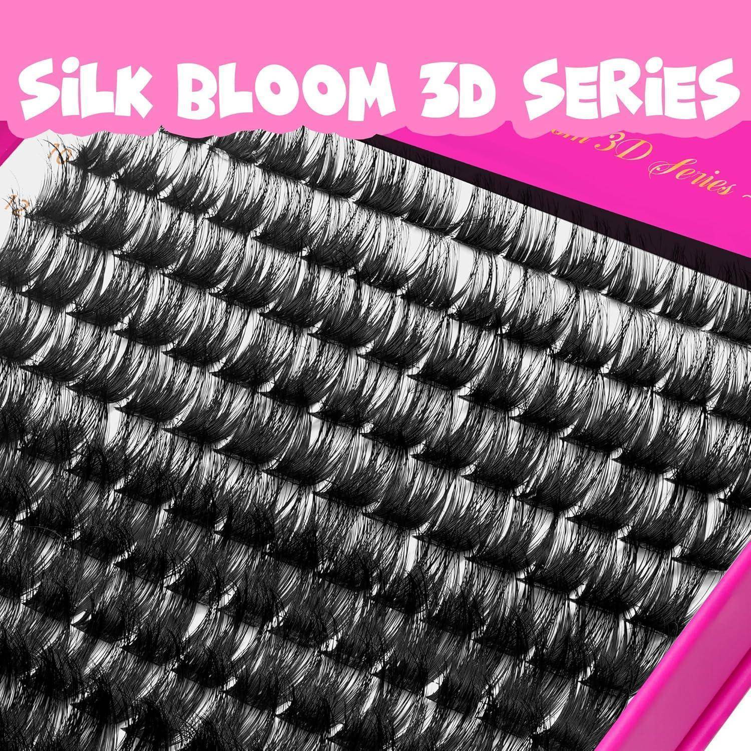 Nahaufnahme eines Produktbildes von schwarzen Silk Bloom 3D Series Wimpern in einer dichten, gekrümmten Streifenpackung mit rosa Branding.