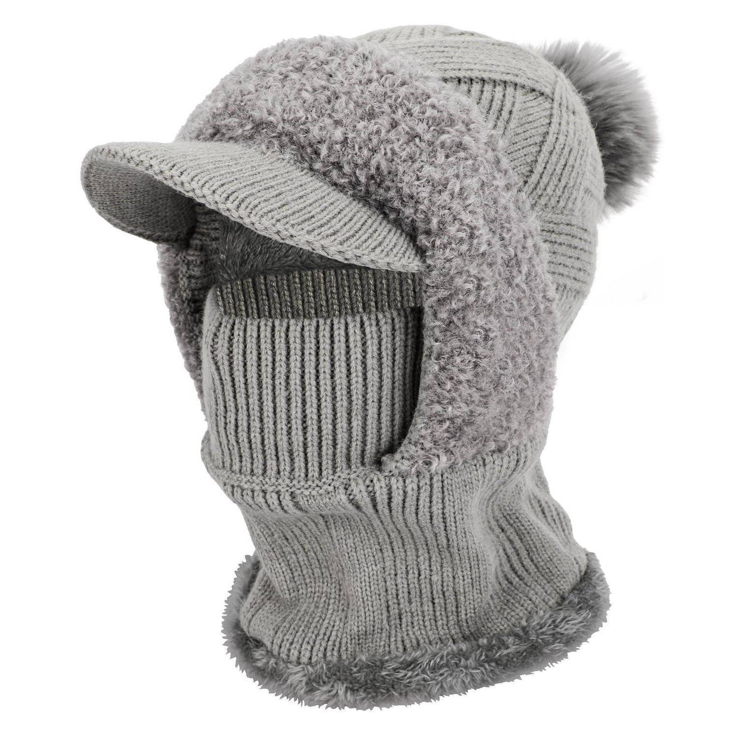 Graue gestrickte Winterbalaclava-Mütze mit Krempe und Kunstfellauskleidung, isoliert auf weißem Hintergrund dargestellt.