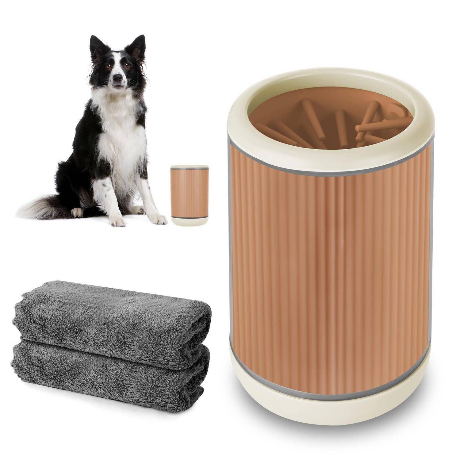 Hundefrisierset mit einem Border Collie, einem kleinen Behälter, zwei gefalteten grauen Handtüchern und einem großen gerippten zylindrischen Behälter für Leckerlis oder Werkzeuge.