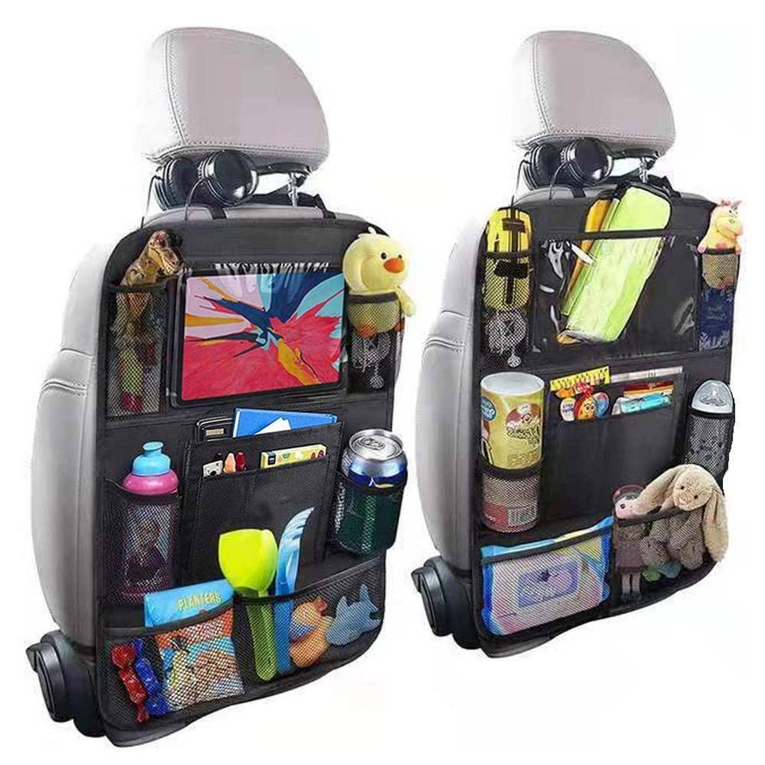 Zwei Autositzorganizer von vorne und hinten abgebildet, mit mehreren Netztaschen, die Getränke, Spielzeug, Tücher und Tablets zur Reisestaurung halten.