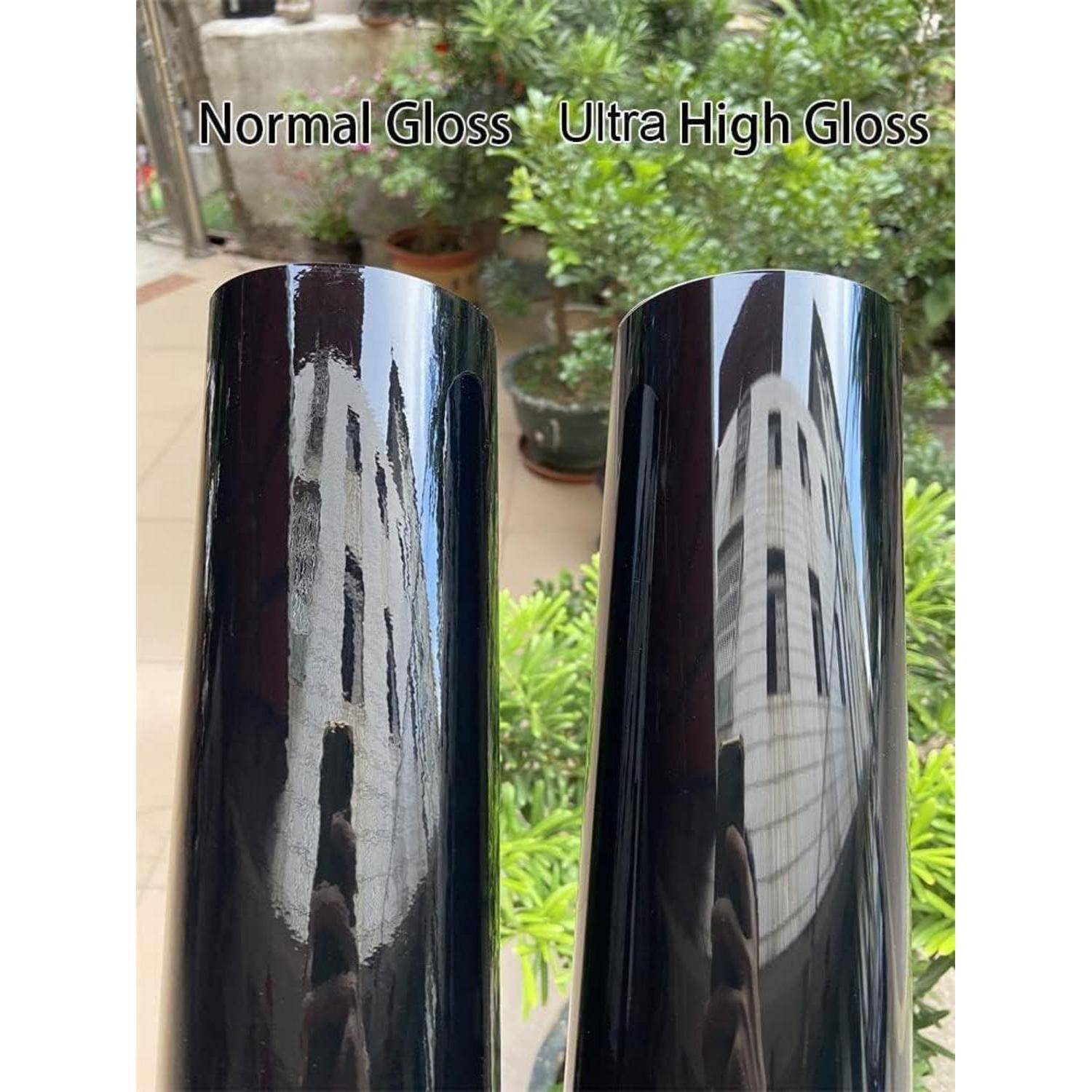 Nebeneinander angeordnete glänzend schwarze Muster mit den Beschriftungen „Normal Gloss