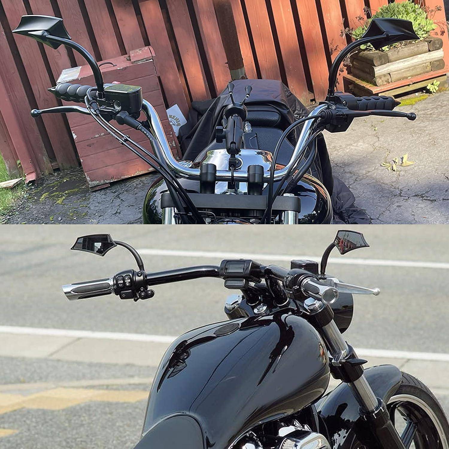 Schwarze benutzerdefinierte Motorrad-Lenker und Spiegel in zwei Ansichten, mit großem glänzendem Kraftstofftank und Chromsteuerungen.