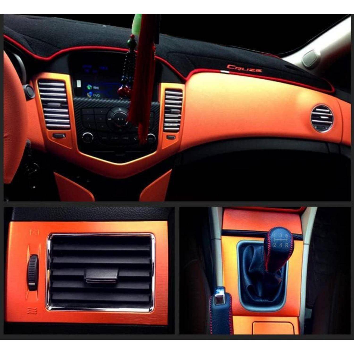 Collage eines Autoinnenraums mit orange-schwarzer Armaturenbrettverkleidung, Mitttelkonsolen-Lüftungsdüsen und manuellem Schaltknüppel, die benutzerdefinierte Styling-Details zeigen.