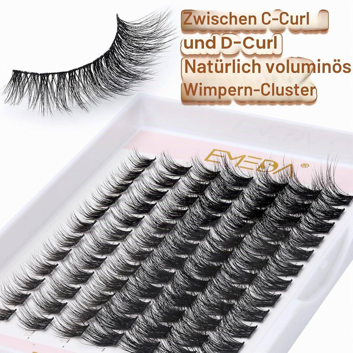 Künstliche Wimpern auf einem Tablett, gekennzeichnet auf Deutsch 'Zwischen C-Curl und D-Curl, Natürlich voluminös, Wimpern-Cluster', was natürliche voluminöse Wimpern-Cluster anzeigt.
