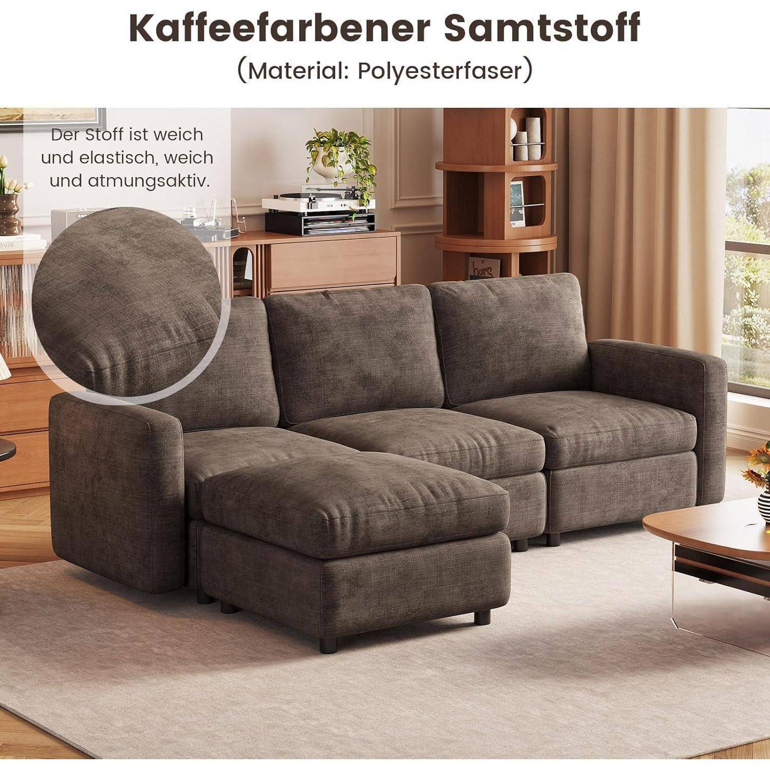 Braunes modulares Ecksofa mit Chaiselongue in einem Wohnzimmer; Textnotizen „Kaffeebraunes Samtgewebe