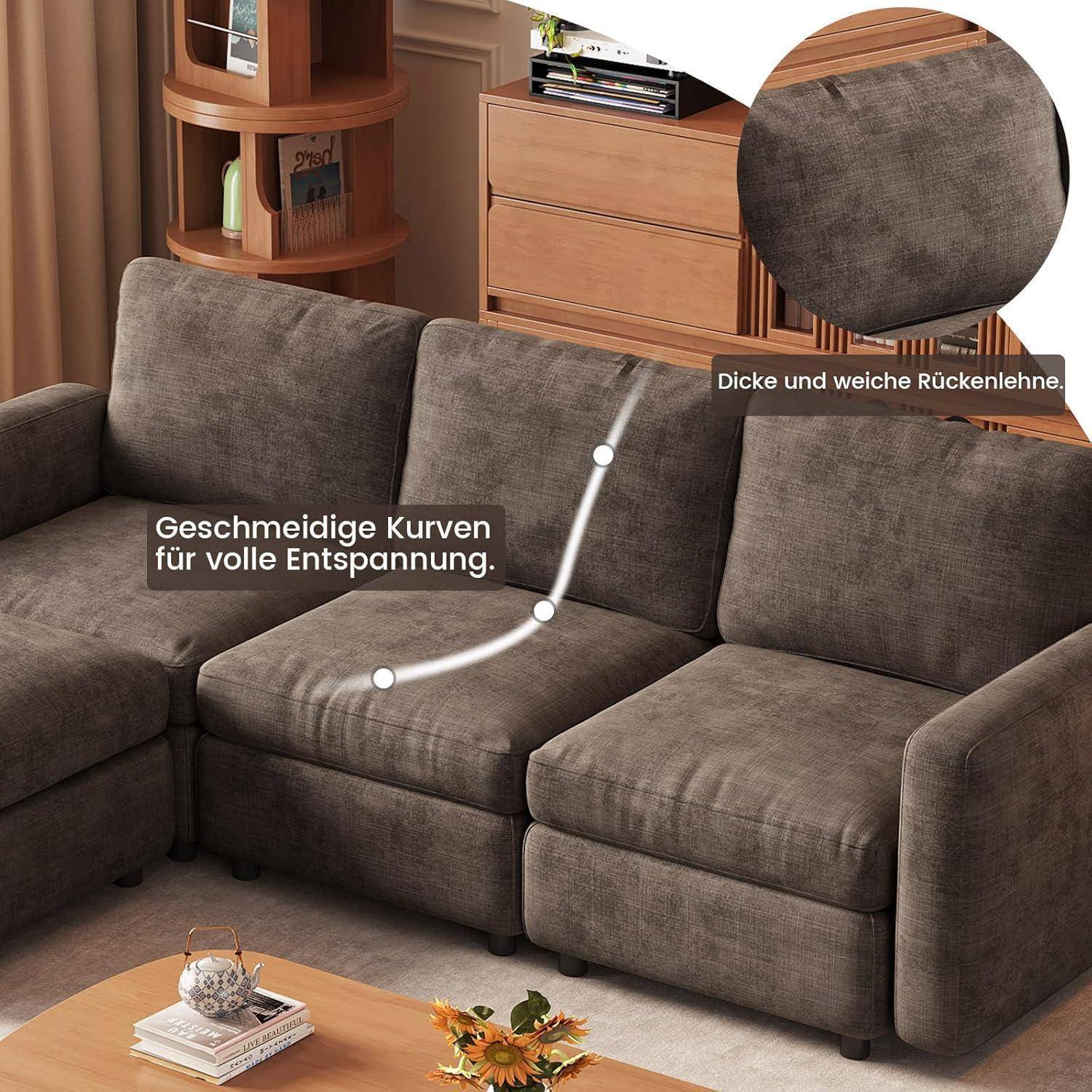 Braunes Ecksofa mit geschwungenen, weichen Sitz- und Rückenkissen, hervorgehoben durch deutschen Text: „Sanfte Kurven für vollständige Entspannung