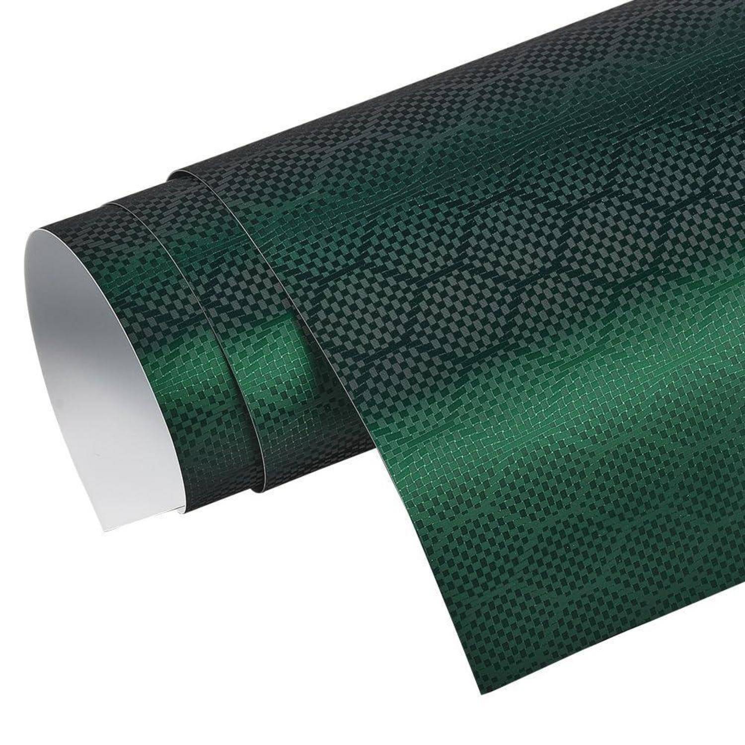 Rolle aus dunkelgrünem reflektierendem Vinylfilm mit Schachbrettmuster, teilweise abgerollt auf weißem Hintergrund.