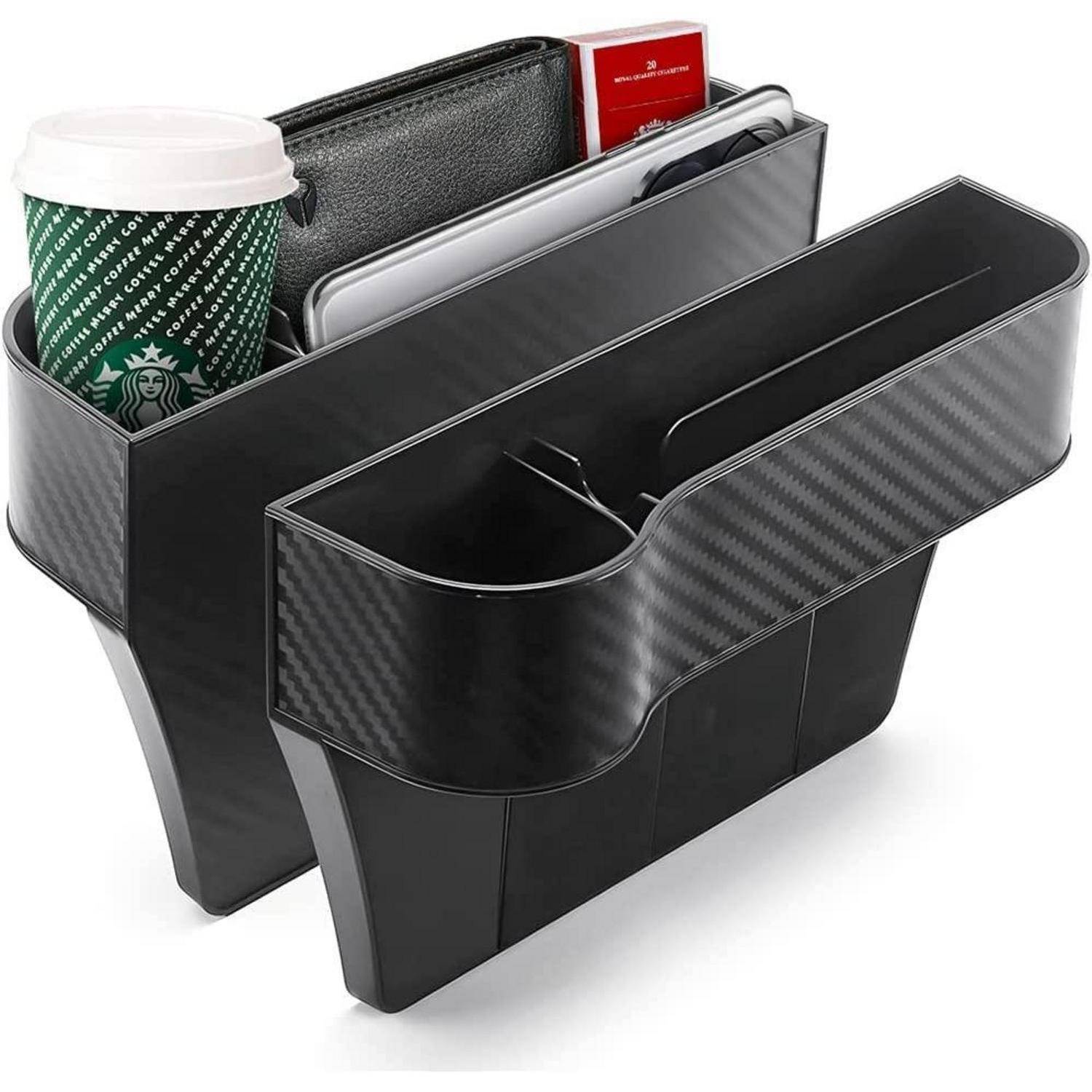 Schwarzer Auto-Sitzorganizer mit Getränkehalter, Seitentasche und Aufbewahrungsfächern für Getränke, Handy und kleine Gegenstände.