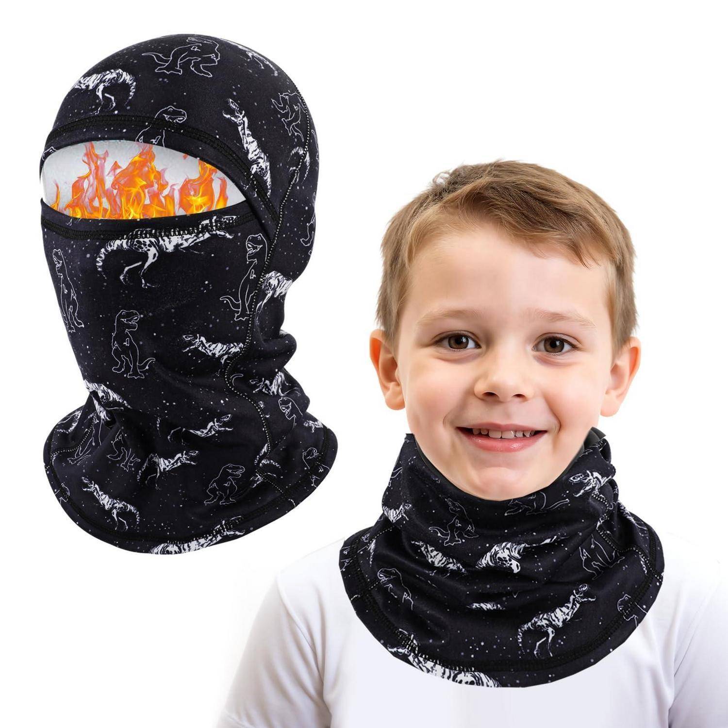 Junge mit einem schwarzen gemusterten Halstuch; die Bildeinblendung zeigt die gleiche Gesichtsabdeckung hochgezogen als Skimaske mit Augenloch und Flammendesign innen.