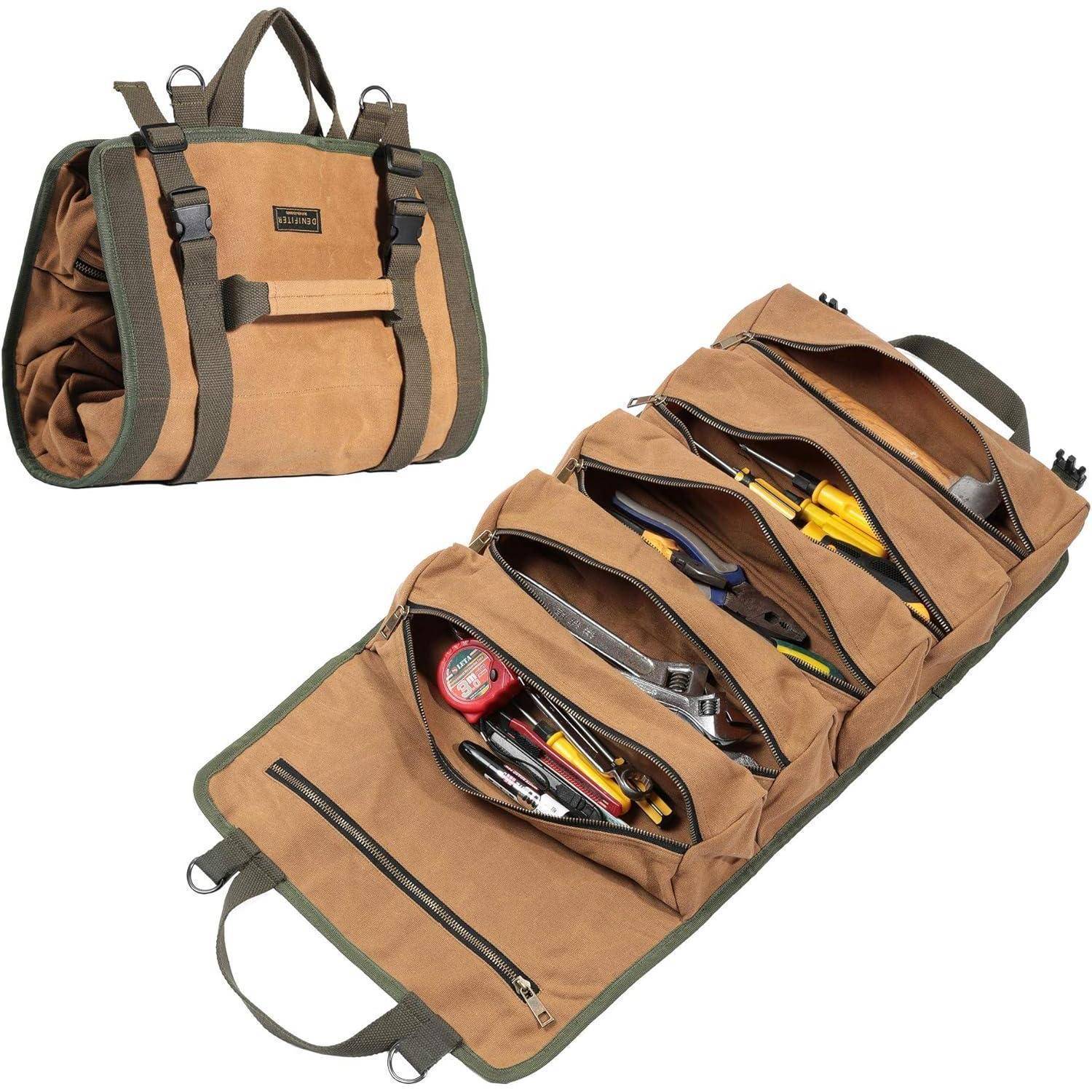 Beigebraune Werkzeugtasche/Rucksack mit Schultergurten, gezeigt geschlossen und geöffnet, um mehrere Werkzeugfächer mit Reißverschluss und Handwerkzeuge zu zeigen.