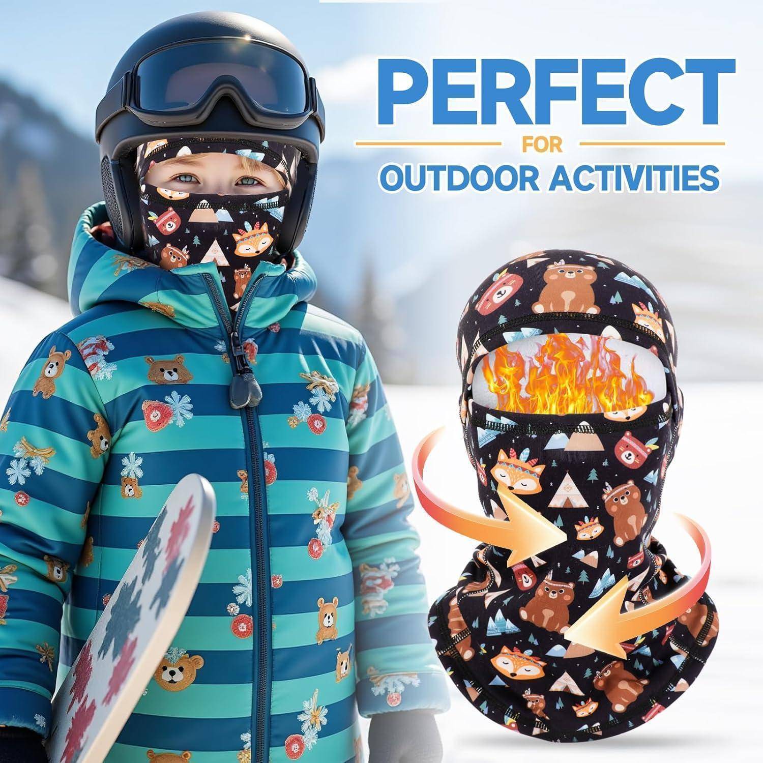 Kind mit Helm und Skibrille, das eine gemusterte Winterjacke und eine Gesichtsmaske trägt; der Text besagt „PERFEKT FÜR OUTDOOR-AKTIVITÄTEN".