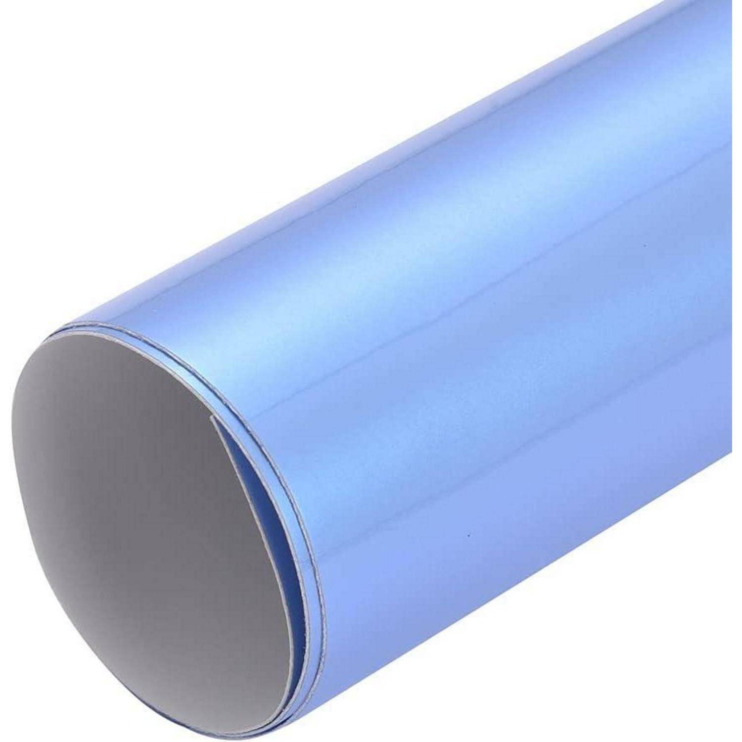 Blauere Rolle aus selbstklebendem Vinyl oder Film mit grauem Innenkern auf weißem Hintergrund.