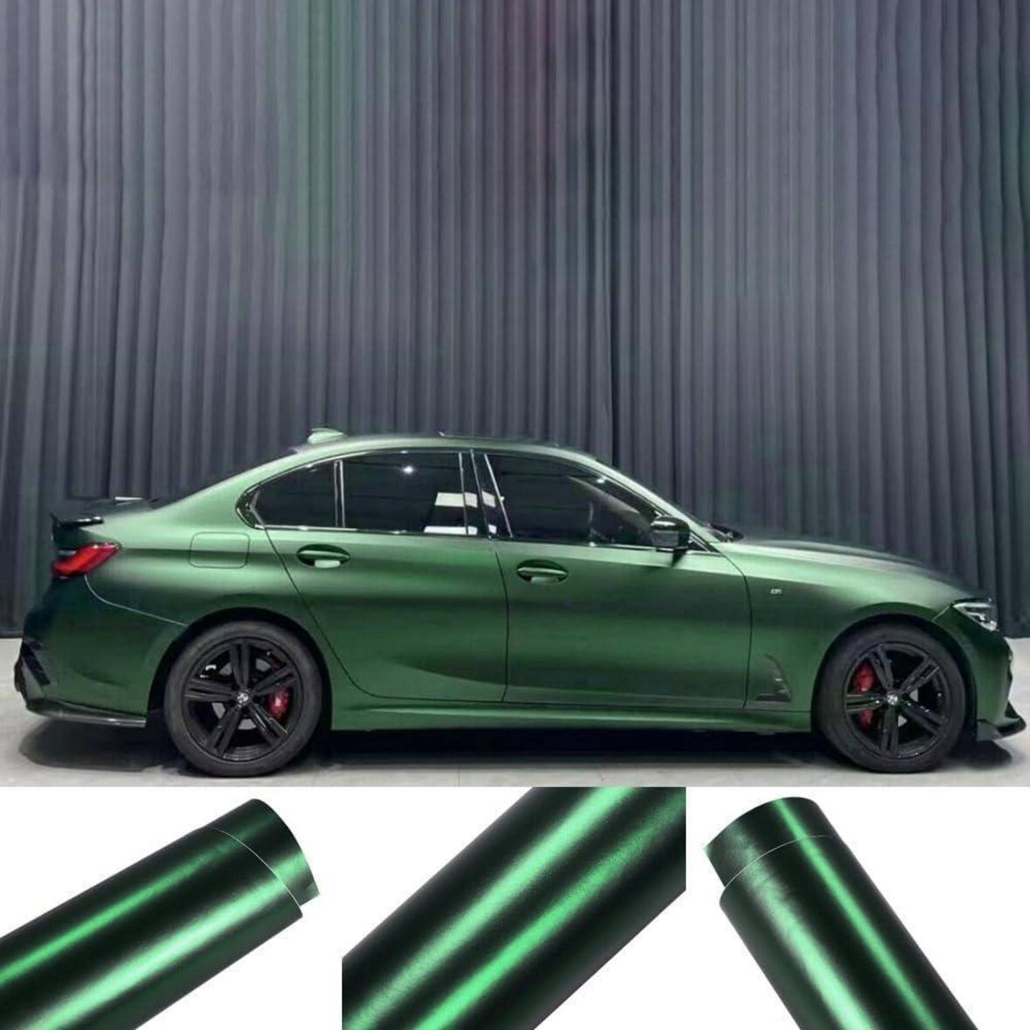 Grüner Sportswagen in Seitenansicht oben mit drei abgewinkelten Detailaufnahmen von metallisch grünen Lack- oder Zierleistenmustern darunter.