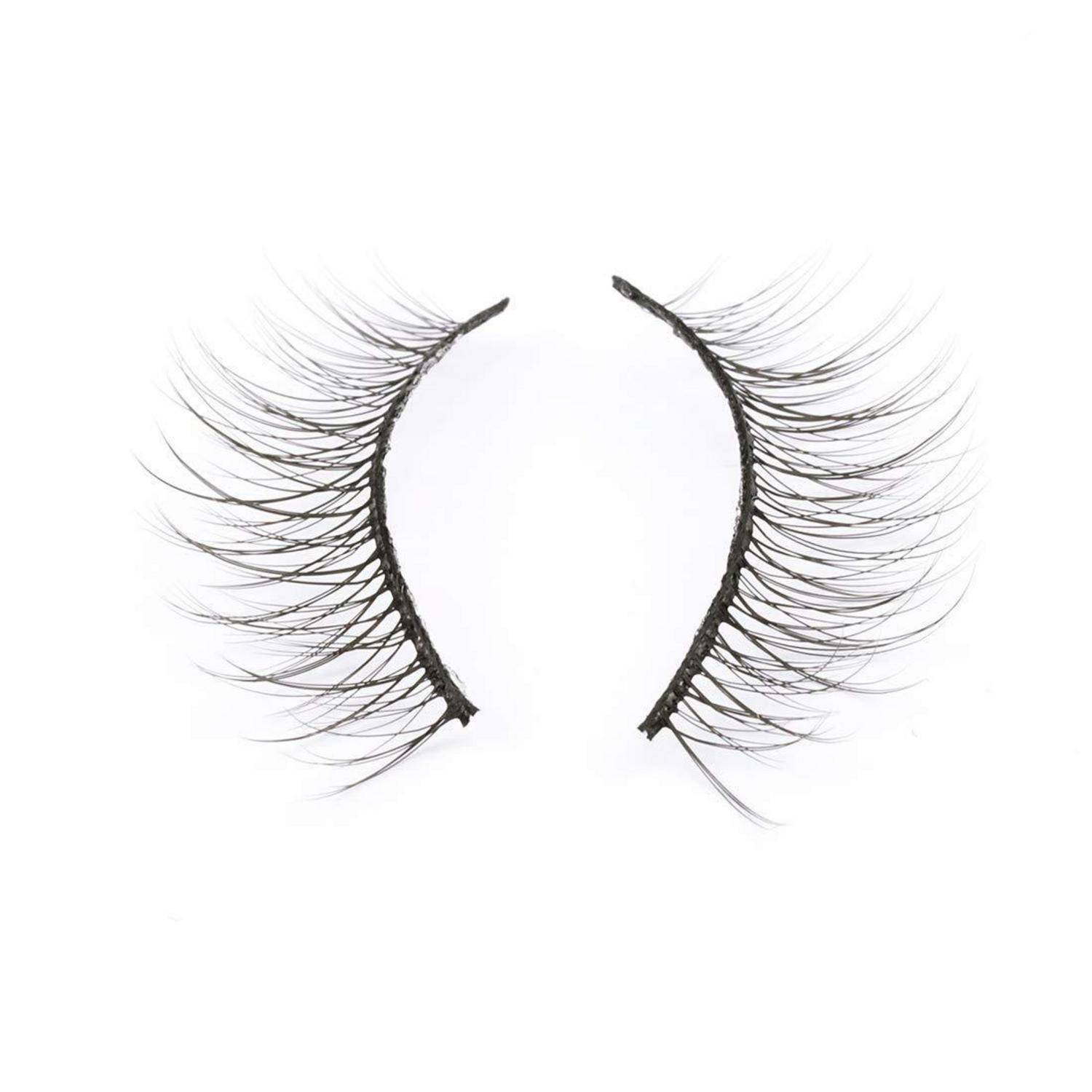 Paar lange künstliche Wimpern auf weißem Hintergrund, mit geschwungenen schwarzen Wimpernbändern und zerzausten, spitz zulaufenden Strähnen.