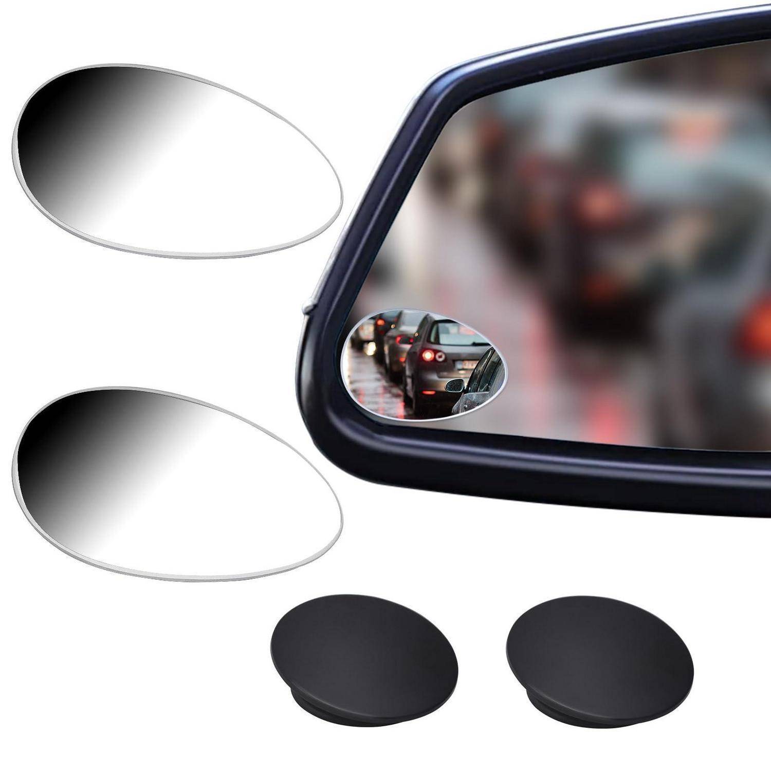 Außenspiegel des Autos mit zwei angebrachten ovalen Totwinkelspiegeln, die unten als separate Klebspiegel dargestellt sind und verdeutlichen die erweiterte Rückwärtsansicht.