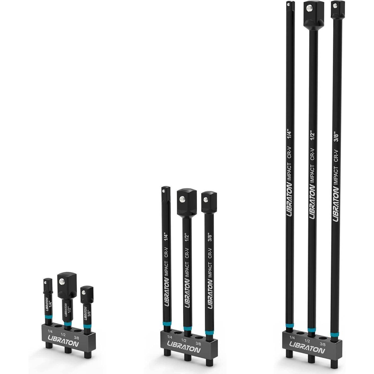 Drei Sätze schwarzer Verlängerungsstangen, jeweils in einem Halter, in zunehmenden Längen und Größen für Werkzeuge mit 1/4, 1/2 und 3/8 Antrieb.