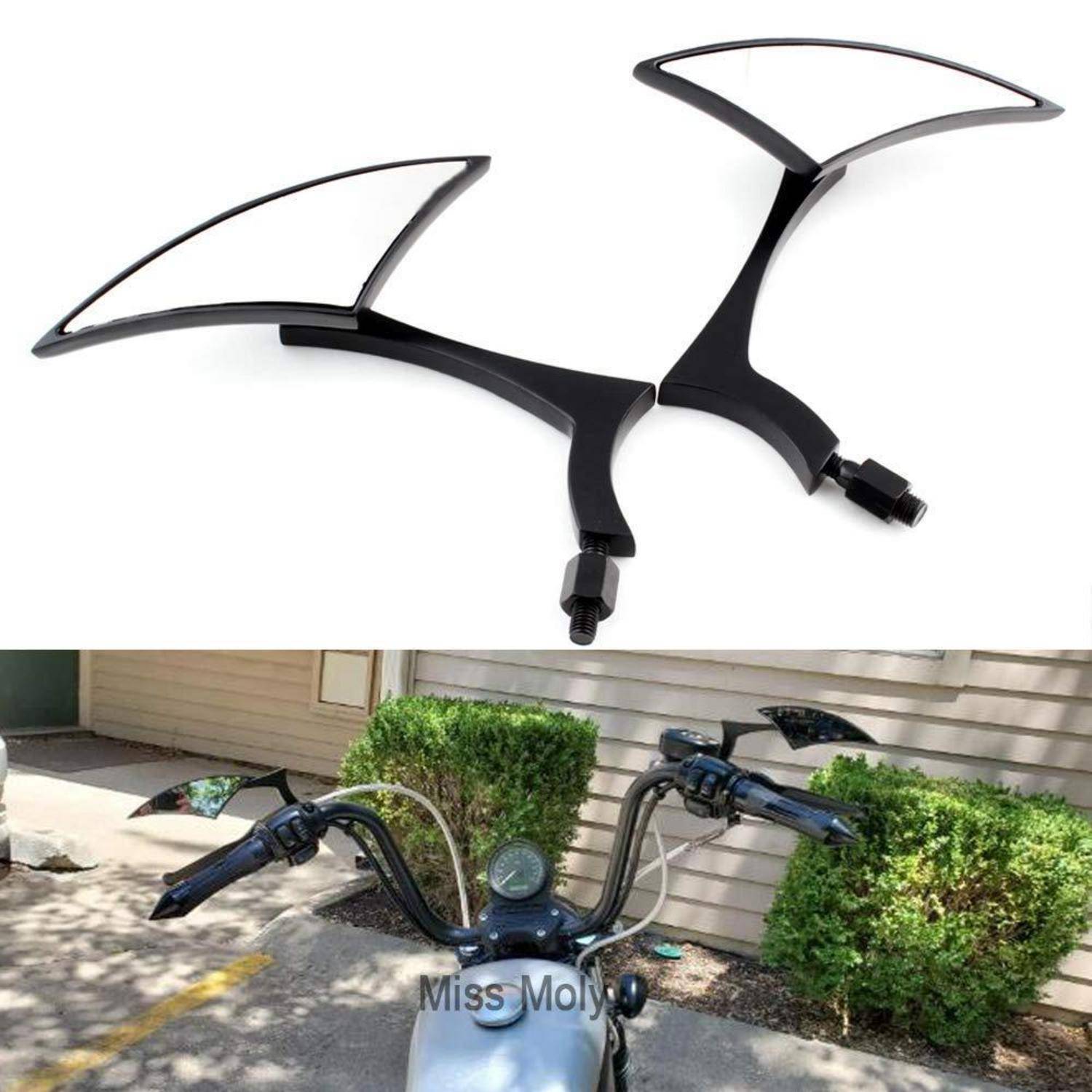 Paar schwarze Motorrad-Spiegelvergrößerungen mit gekrümmten Halterungen; oben abgebildet und auf Affenbügel-Lenkern an einem Cruiser-Motorrad installiert.