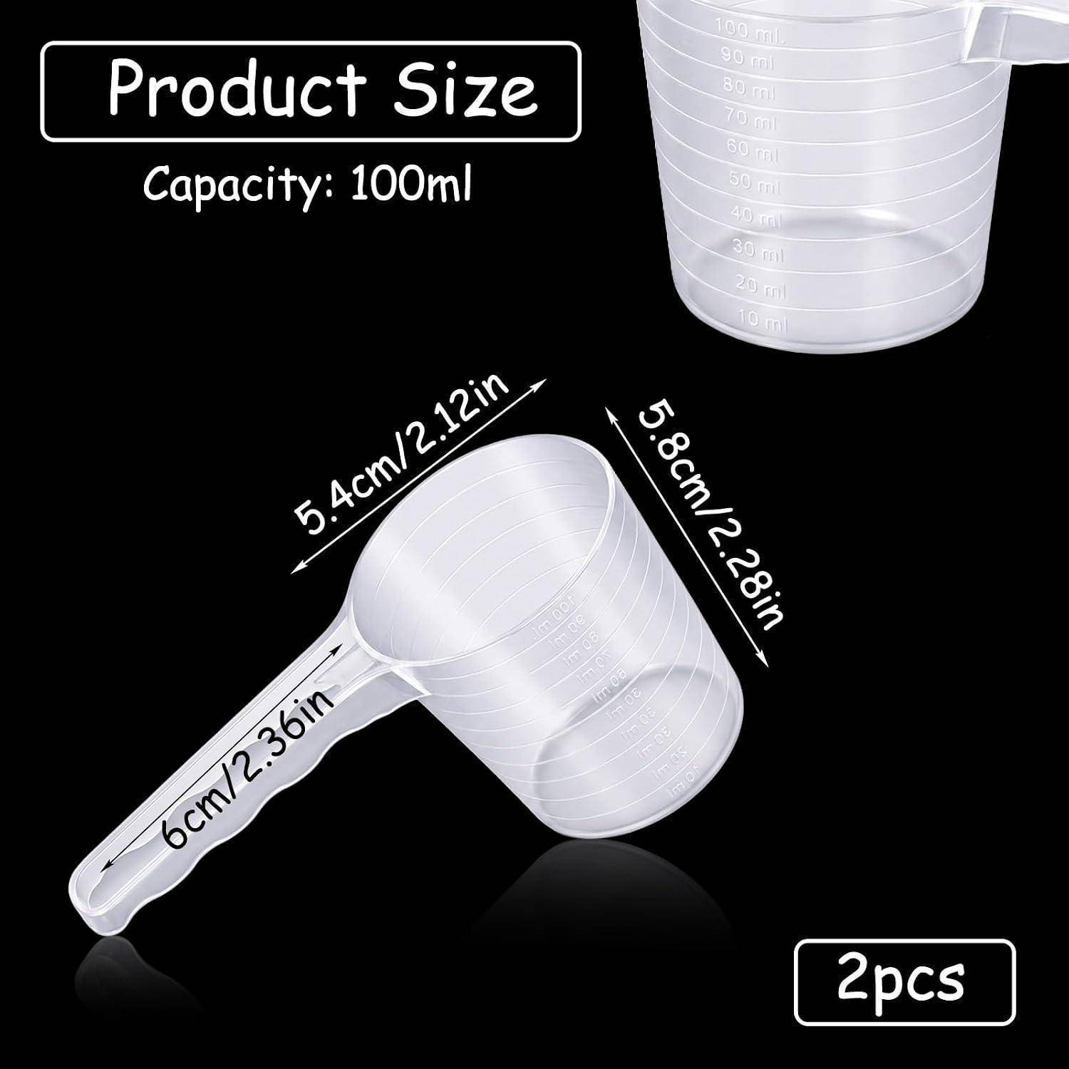 Produktgrößendiagramm für einen 100 ml Kunststoff-Messlöffel mit den Abmessungen 5,4 cm, 5,8 cm und 6 cm; 2er-Pack.