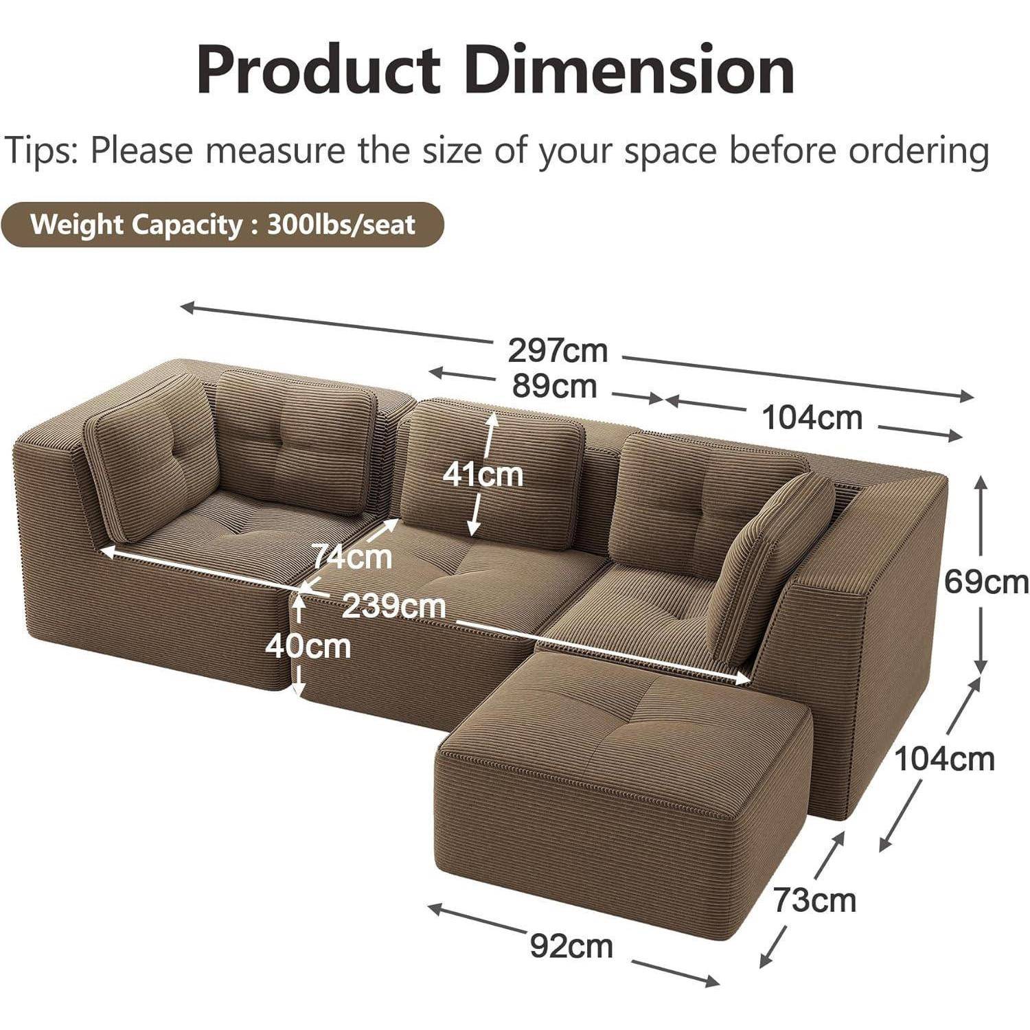 Produktabmessungsdiagramm eines braunen Ecksofa mit Ottomane, das die Gesamtgröße von 297cm Breite, 104cm Tiefe, 69cm Höhe, Sitztiefen von 74cm, Sitzhöhe 40cm, Ottomane 92cm x 73cm, Tragfähigkeit 300lbs/Sitz zeigt.