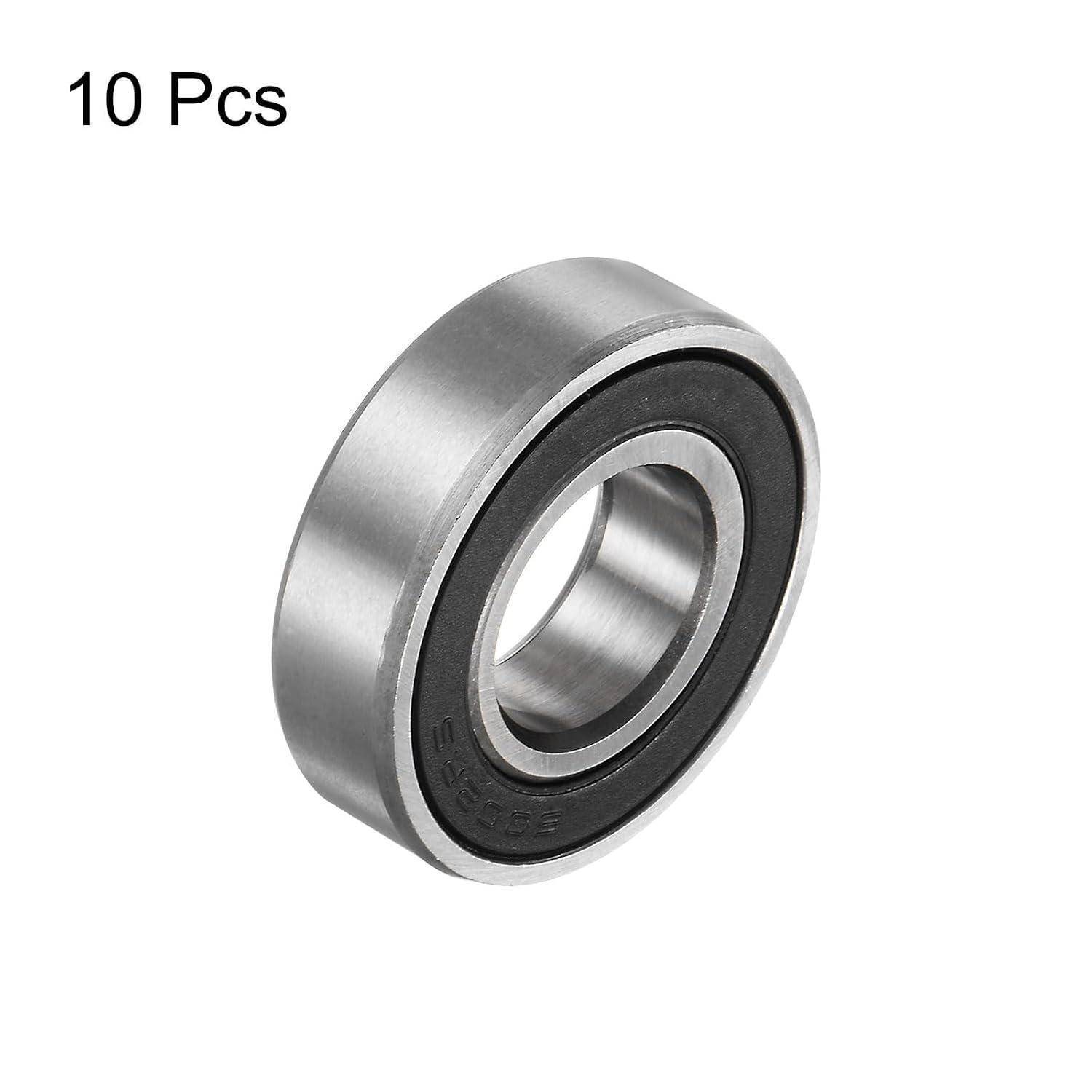 Packung mit 10 Metallkugellagern auf weißem Hintergrund.