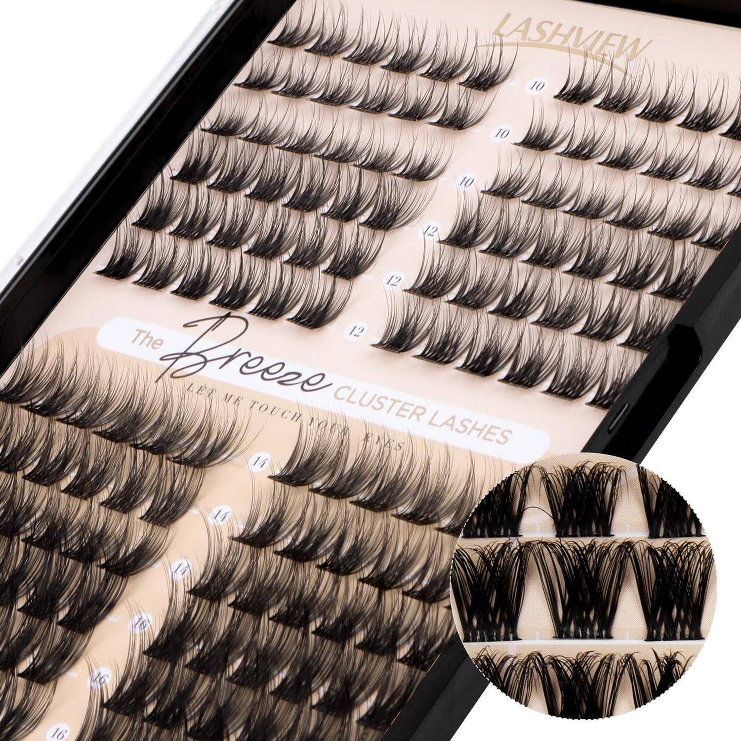 Tablett mit synthetischen Cluster-Wimpernverlängerungen in verschiedenen Längen, mit der Bezeichnung „The Breeze Cluster Lashes