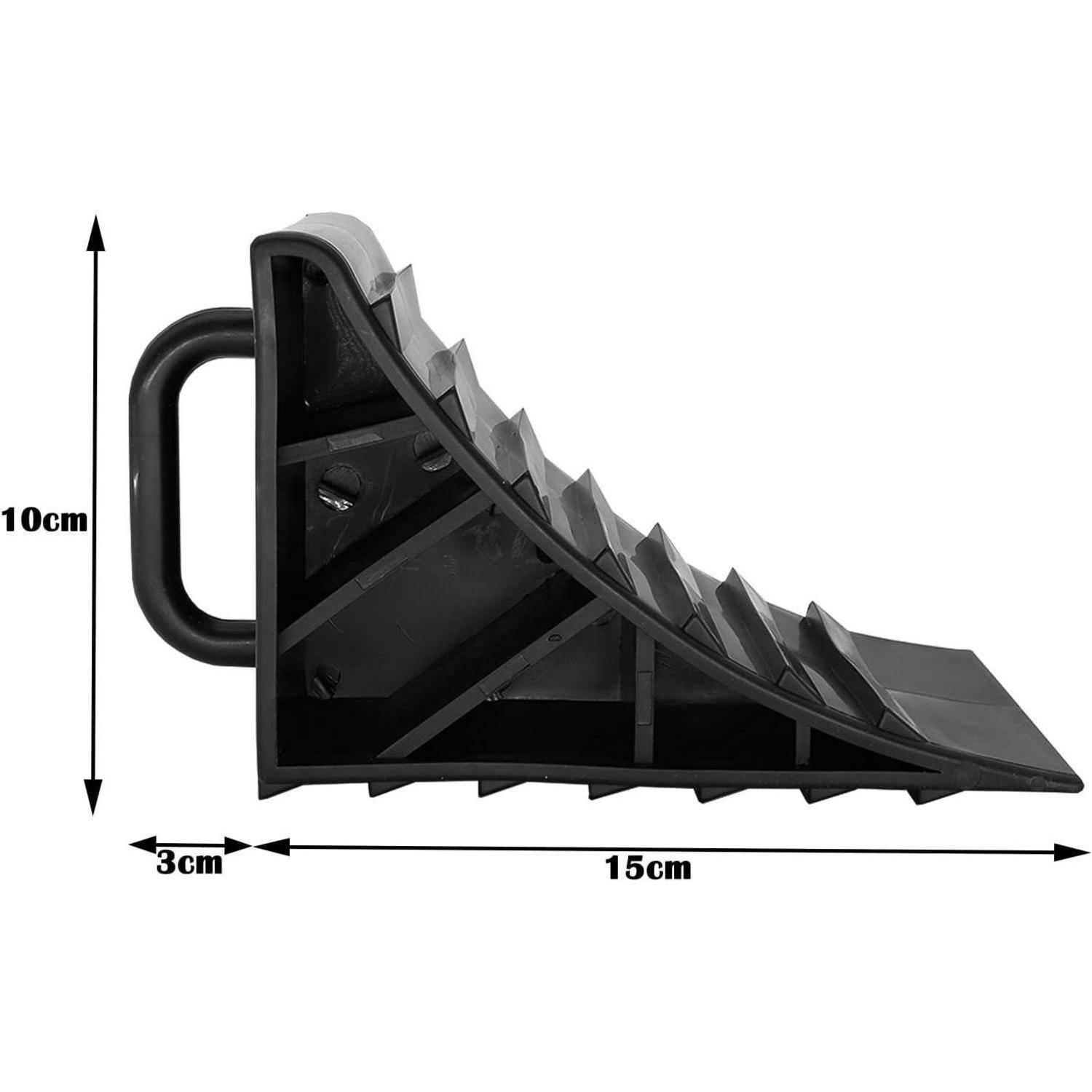 Schwarzer keilförmiger Radkeil mit seitlichem Griff, mit Abmessungen dargestellt: 10 cm hoch, 3 cm breit und 15 cm lang.