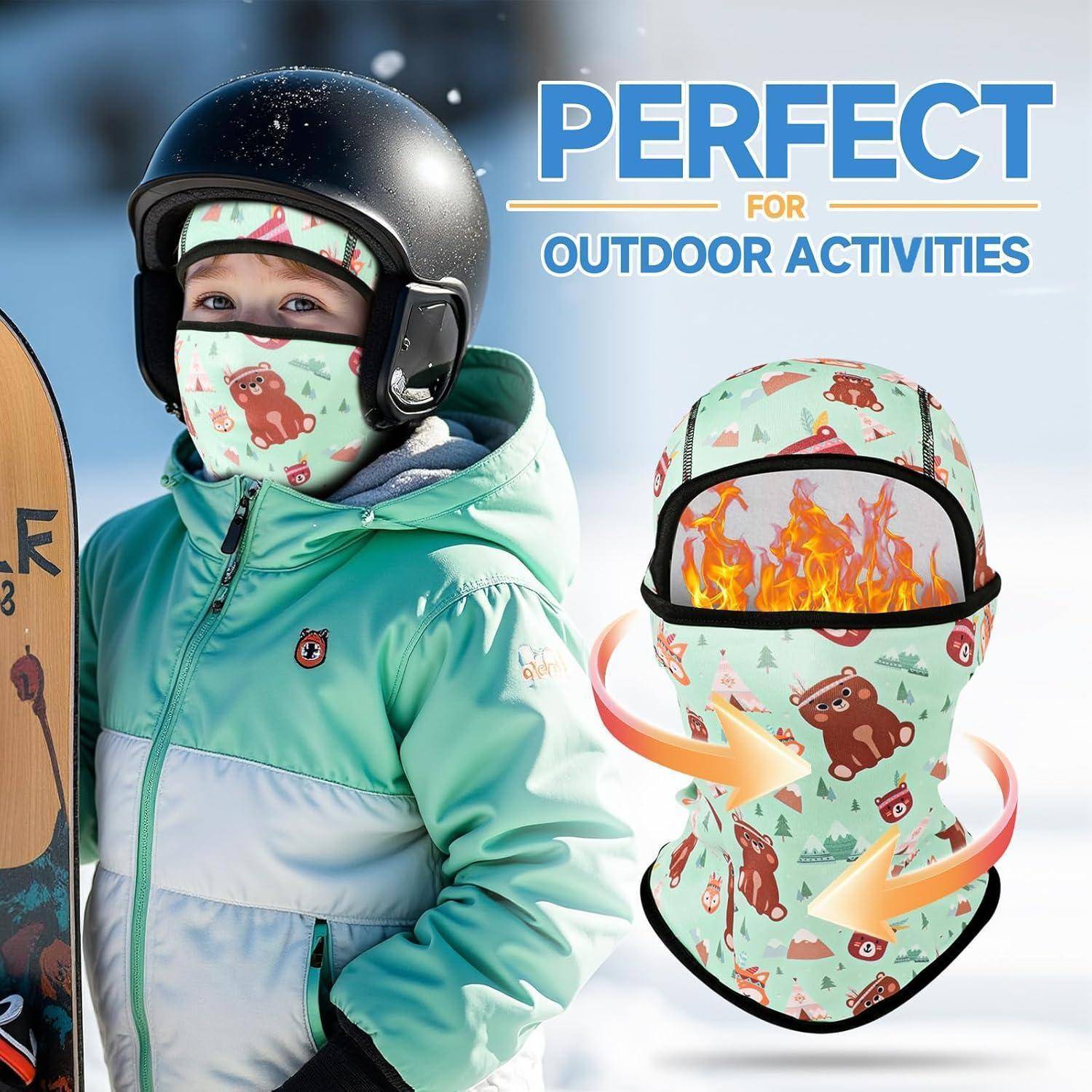 Ein Kind in einem Helm und einer Gesichtsabdeckung steht neben einer Skimaske-Grafik, mit dem Text „PERFEKT FÜR OUTDOOR-AKTIVITÄTEN