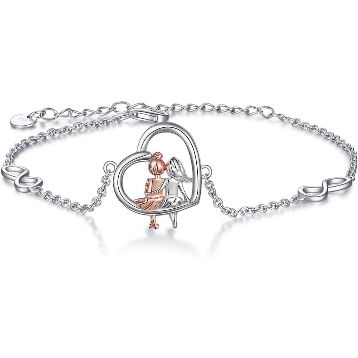 Silberarmband mit herzförmigem Anhänger aus zwei sitzenden Figuren, eine aus Roségold und eine aus Silber, die sich in der Mitte umarmen.