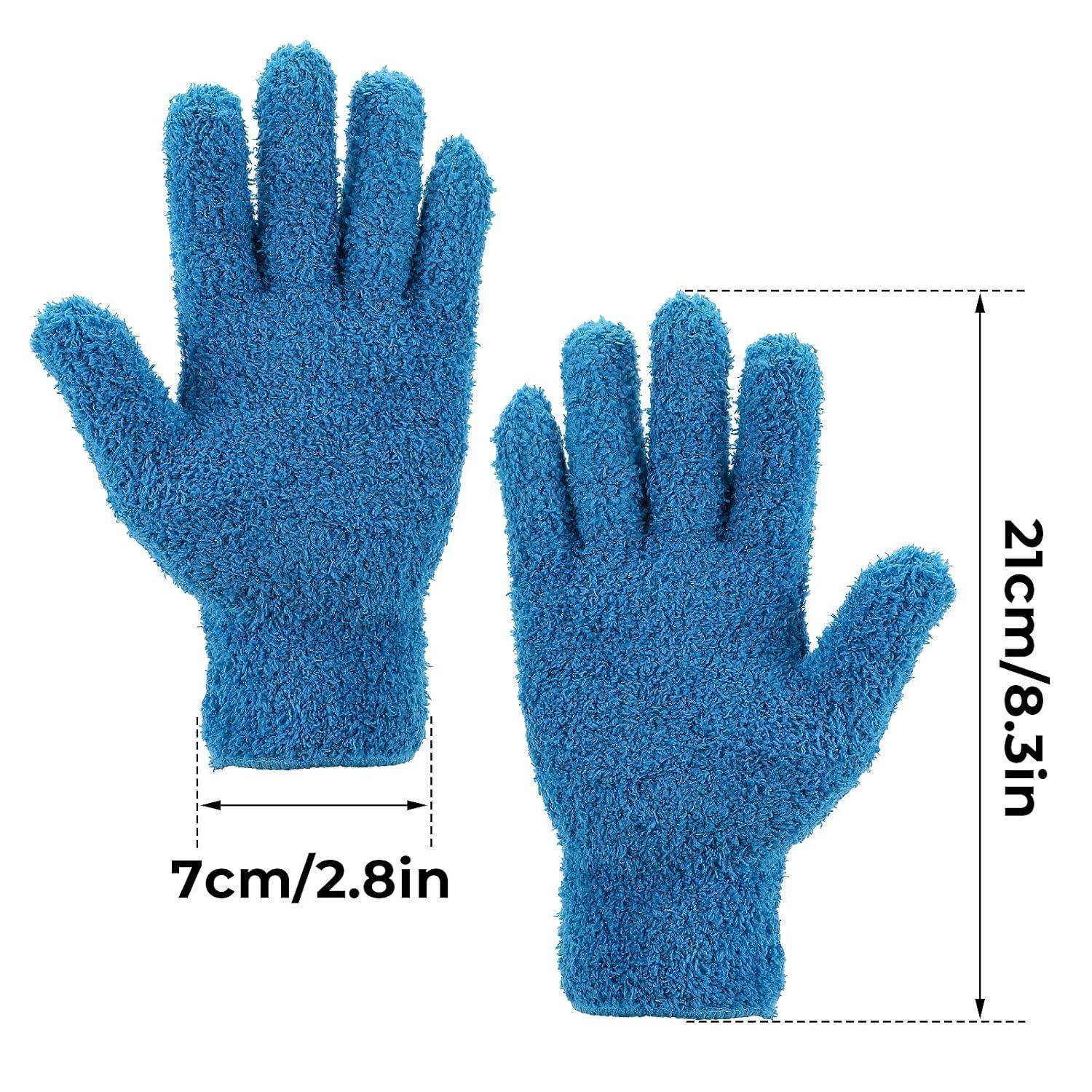 Blaue flauschige Handschuhe, von vorne und hinten gezeigt, mit Größenetikett: 21 cm (8,3 in) hoch und 7 cm (2,8 in) breit.
