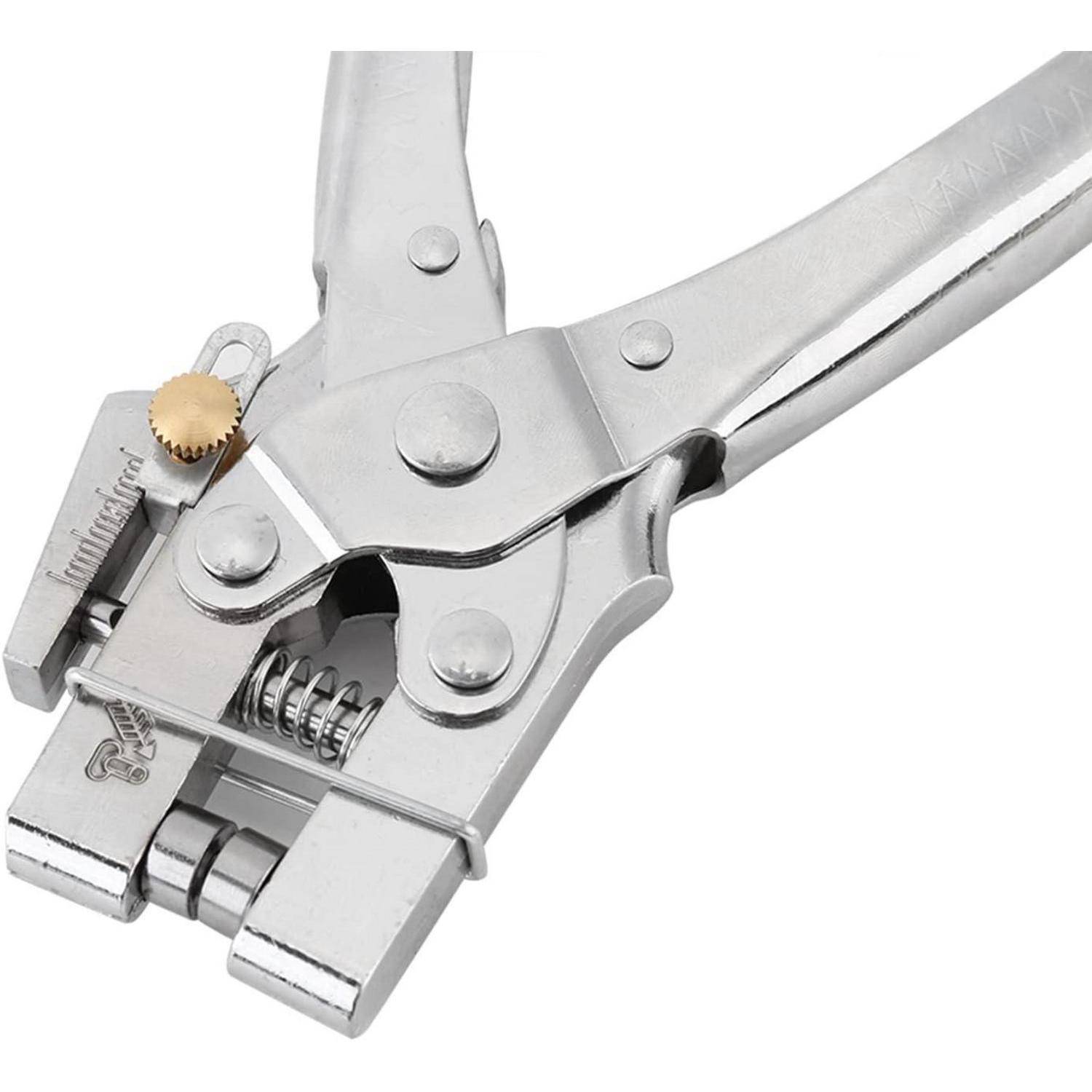 Nahaufnahme eines Metallhandwerkzeugs mit einem federbelasteten verstellbaren Mechanismus und einem gerillten Messingknopf auf weißem Hintergrund.