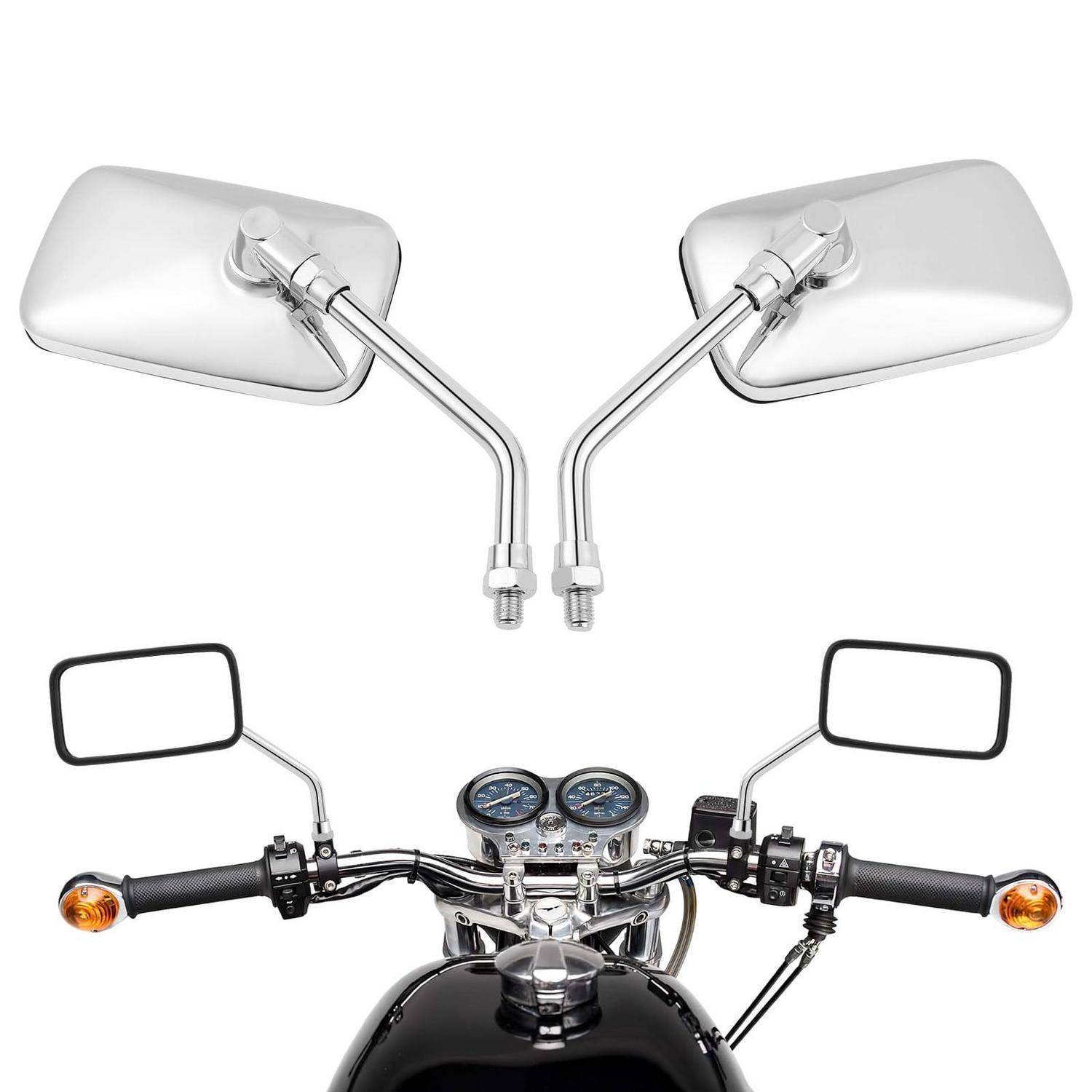 Paar chromglänzender Motorrad-Rückspiegel mit Montagestangen, dargestellt über einem Motorradlenker und einer Instrumententafel auf weißem Hintergrund.