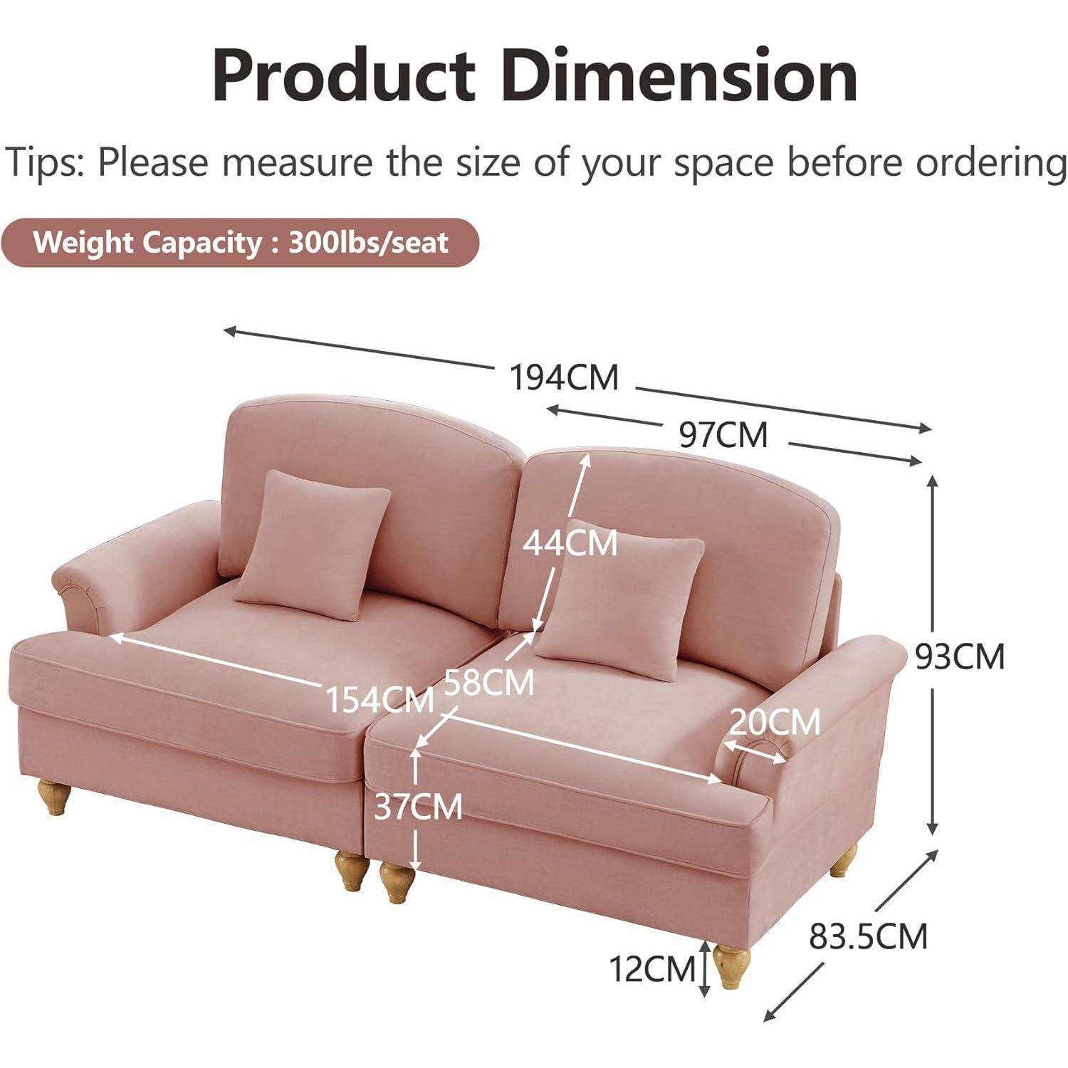 Produktdimensionsdiagramm eines rosa Zweisitzer-Sofas mit Kissen, gekennzeichnet mit 194 cm Breite, 93 cm Höhe, 83,5 cm Tiefe, 300 kg/Sitzplatzkapazität und weiteren Sitzmessungen.