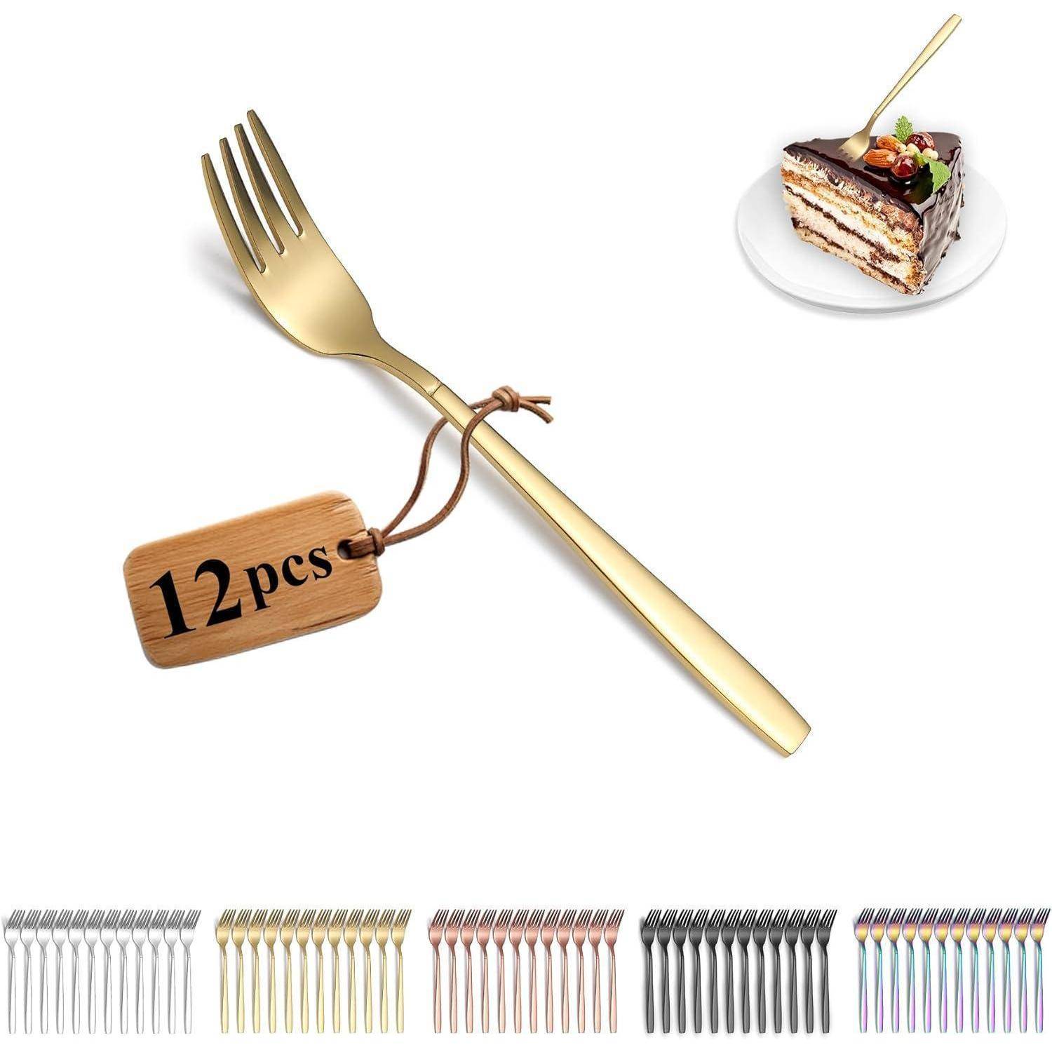 Goldene Dessertgabel mit einem Holzschild „12 Stück