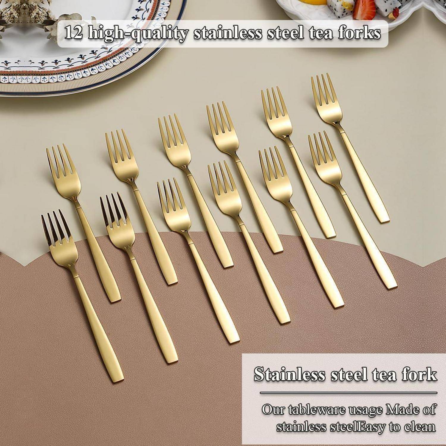 Produktbild von 12 goldenen Edelstahl-Teegabeln, die auf einem Tisch angeordnet sind, mit Text, der "12 hochwertige Edelstahl-Teegabeln"" und ""Leicht zu reinigen"" hervorhebt.
