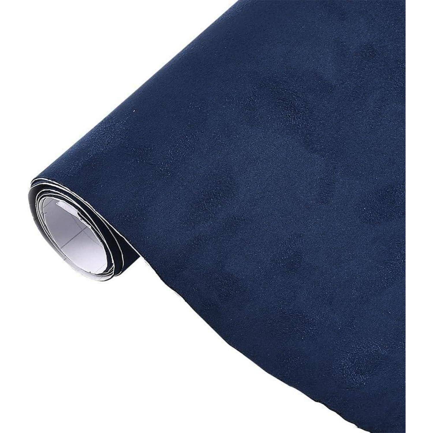 Aufgerollter dunkelblauer Stoff oder Vinyl-Folie auf weißem Hintergrund.