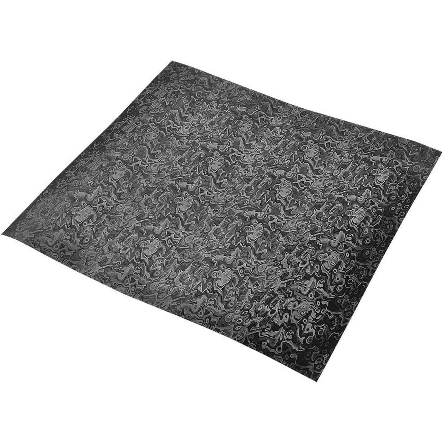 Dunkelgrau gemustertes rechteckiges Blatt oder eine Matte mit einer abstrakten marmorierten Textur, gezeigt auf weißem Hintergrund.