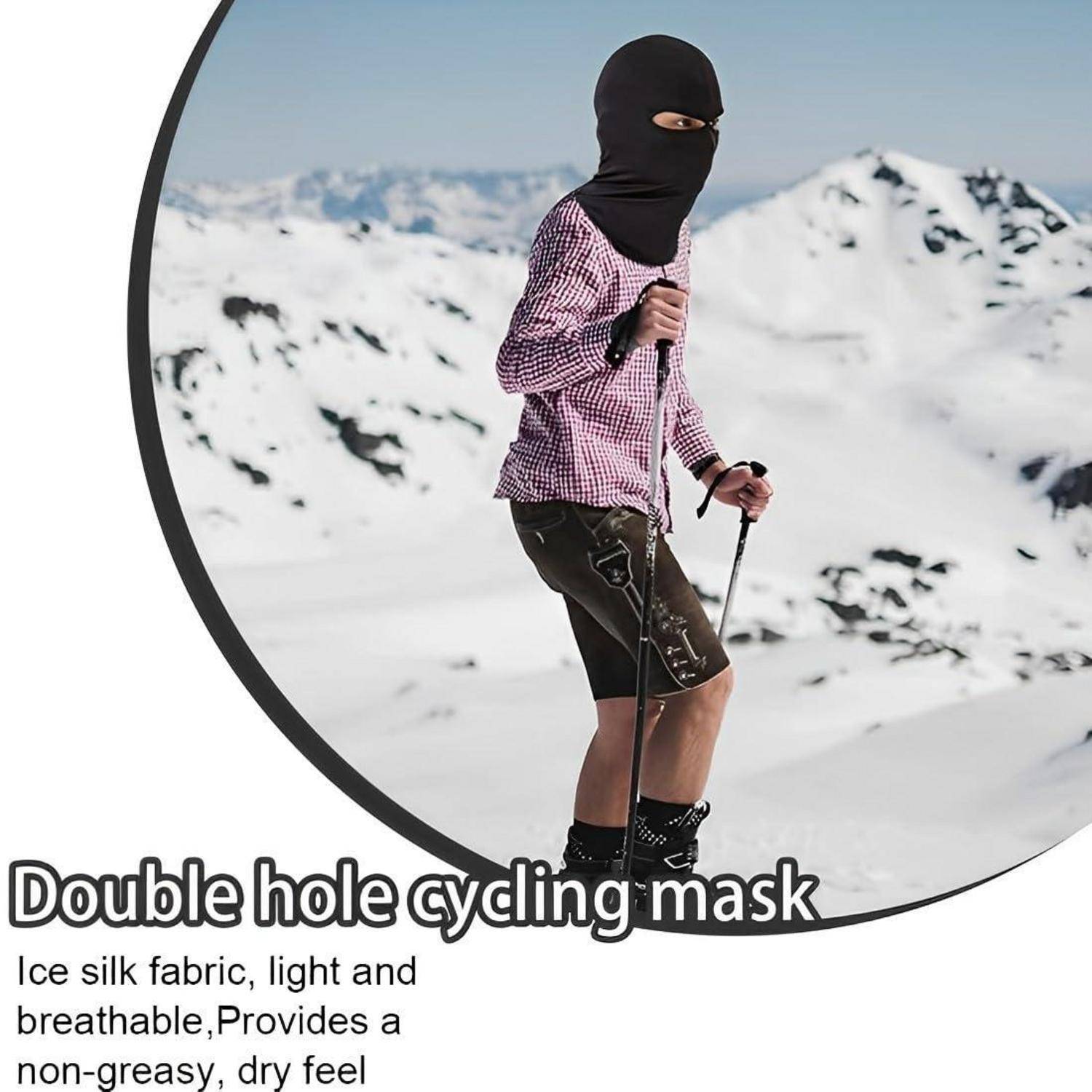 Maskierter Skifahrer oder Wanderer in verschneiten Bergen, der eine schwarze Cycling-Maske mit doppeltem Loch trägt; der Anzeigentext lautet „Cycling-Maske mit doppeltem Loch