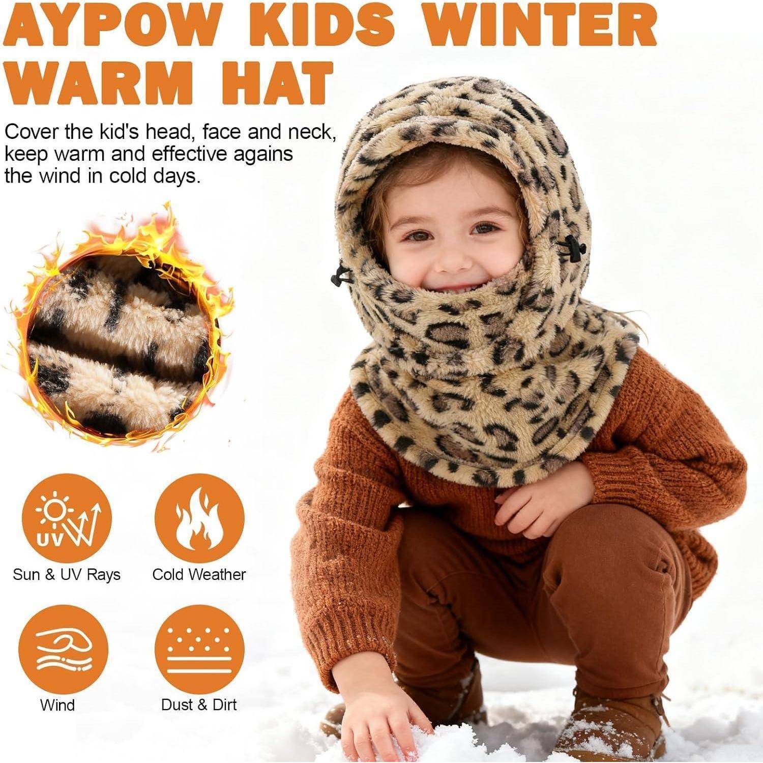 Werbebild eines Kindes, das eine Leoparden-Muster-Wintermütze und eine Gesichtsbedeckung im Schnee trägt, mit Text „AYPOW KIDS WINTER WARM HAT