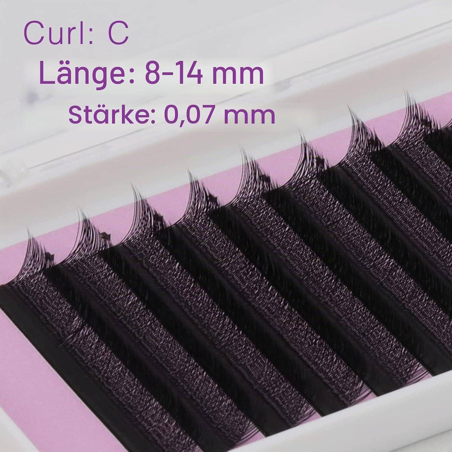 Nahaufnahme von Wimpernverlängerungen mit den Bezeichnungen „Curl: C