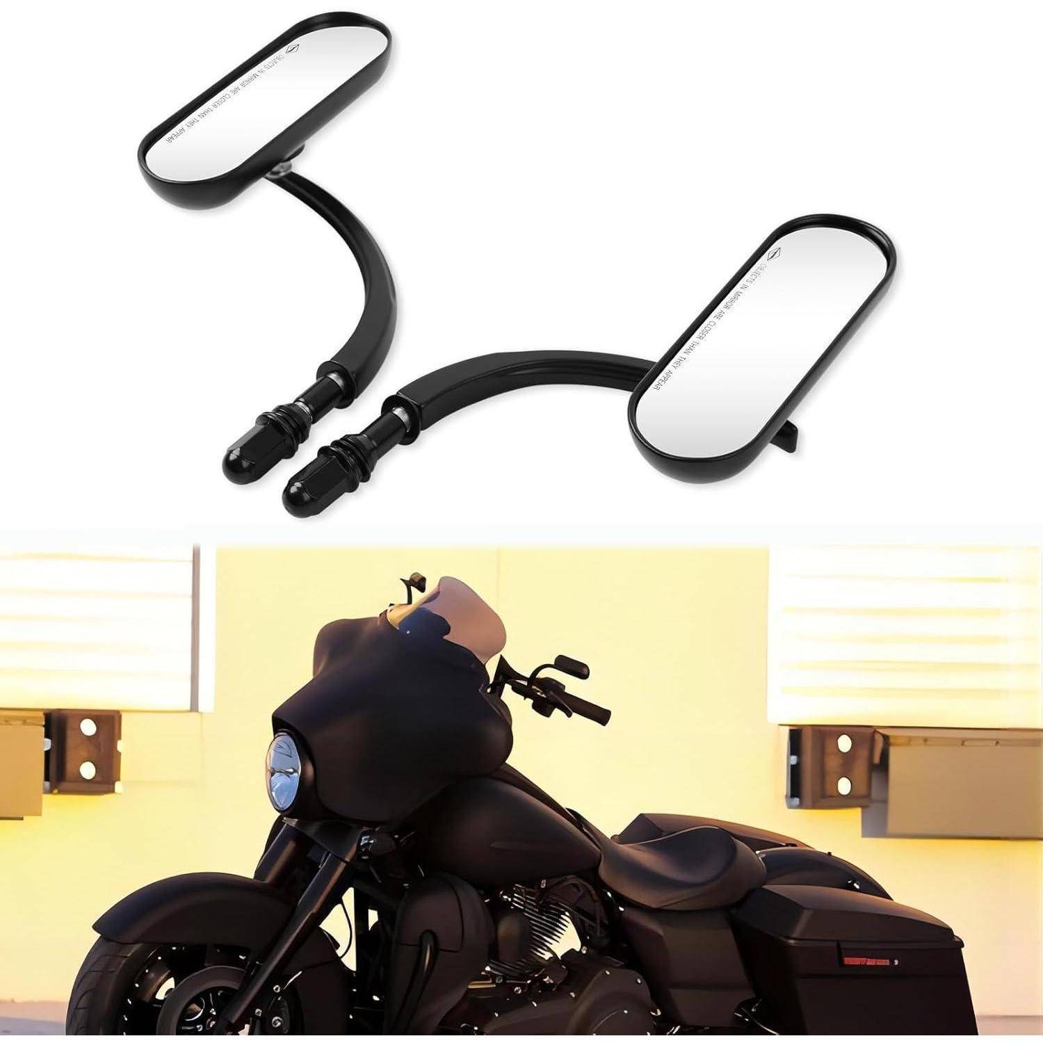 Motorrad-Lenkererspiegel über einem schwarzen Tourenmotor-Rad gezeigt, wobei die verwendeten Spiegelzubehörteile hervorgehoben werden.