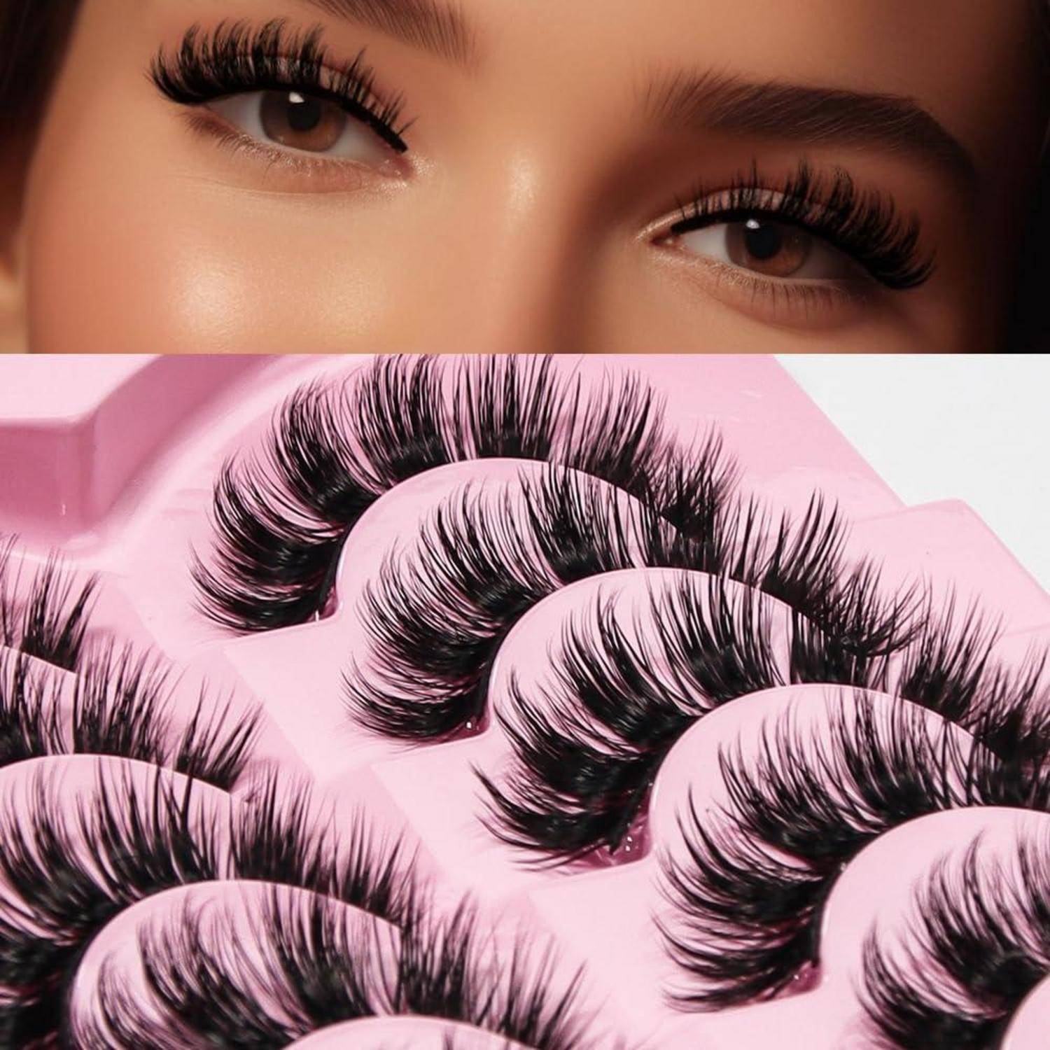 Nahaufnahme von Augen mit langen Wimpernverlängerungen über einer Anzeige mehrerer dicker künstlicher Wimpern in rosa Verpackung.