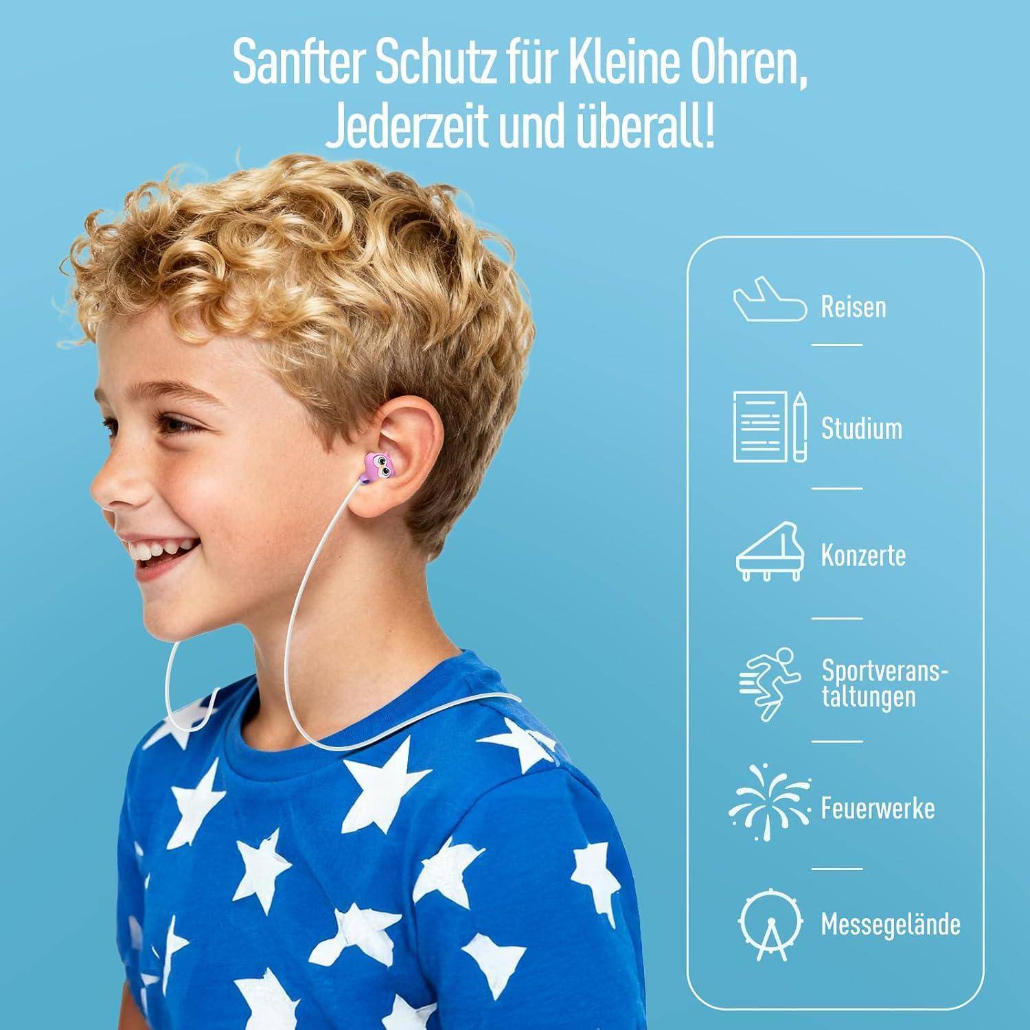 Lachendes Kind mit lila Ohrstöpseln; der Anzeigentext besagt „Sanfter Schutz für kleine Ohren, überall und jederzeit