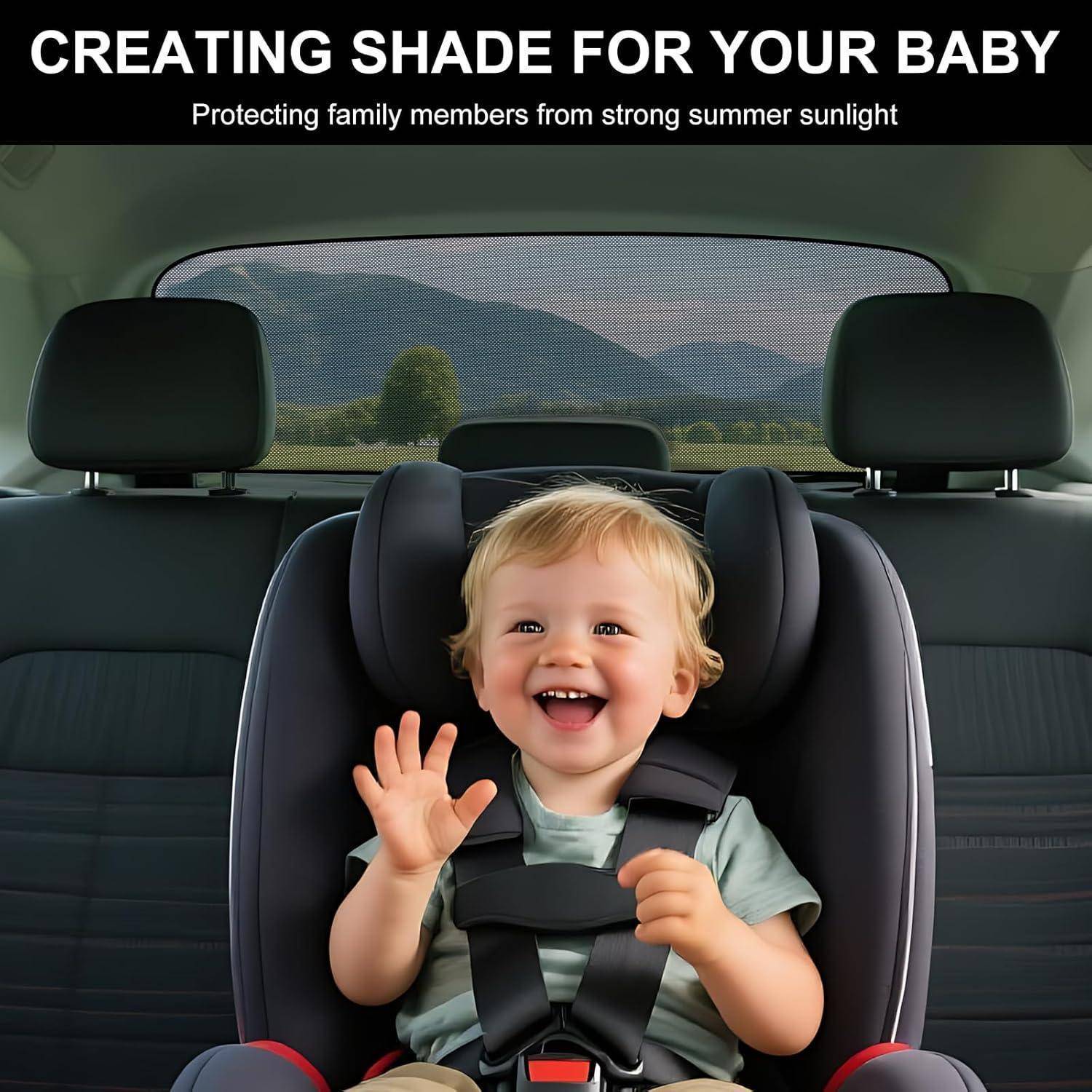 Glückliches Kleinkind in einem Kindersitz im Auto angeschnallt, mit Text „SCHATTEN FÜR IHR BABY SCHAFFEN