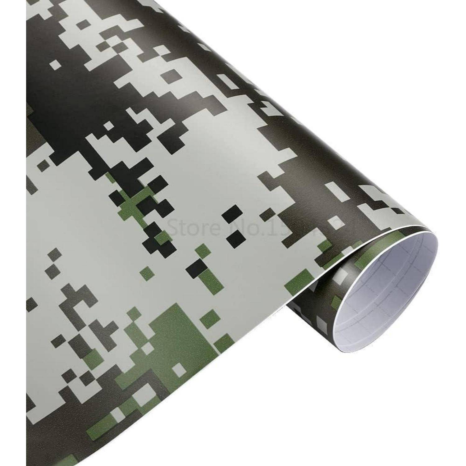 Selbstklebende Vinylrolle mit Tarnmuster, pixelierter schwarz-grau-grüner Digitaldruck auf weißem Hintergrund.