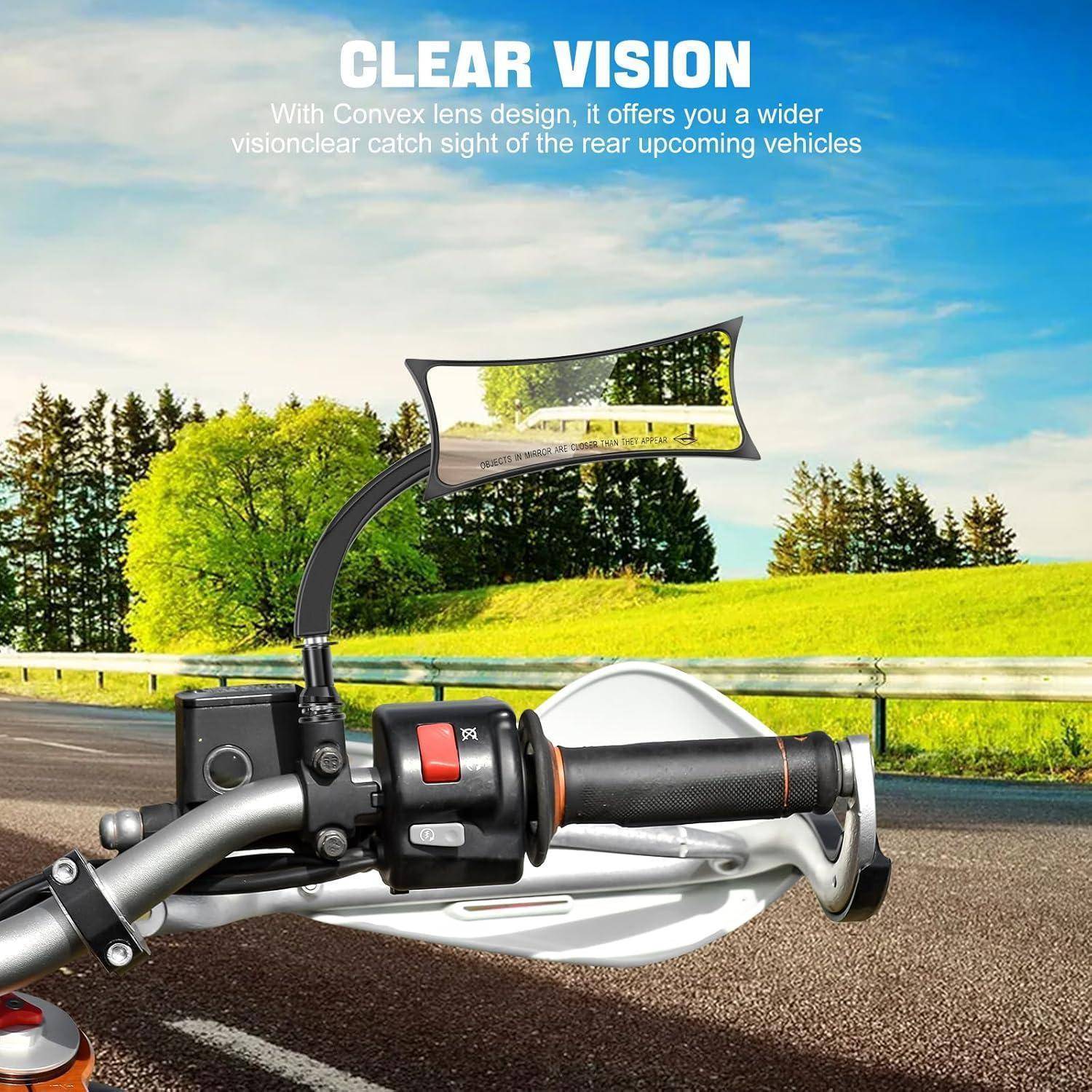 Motorradlenkstange mit konvexem Rückspiegel, der auf einer malerischen Straße erweiterte Rückwärtsansicht zeigt, beschriftet mit 'KLARE SICHT'.