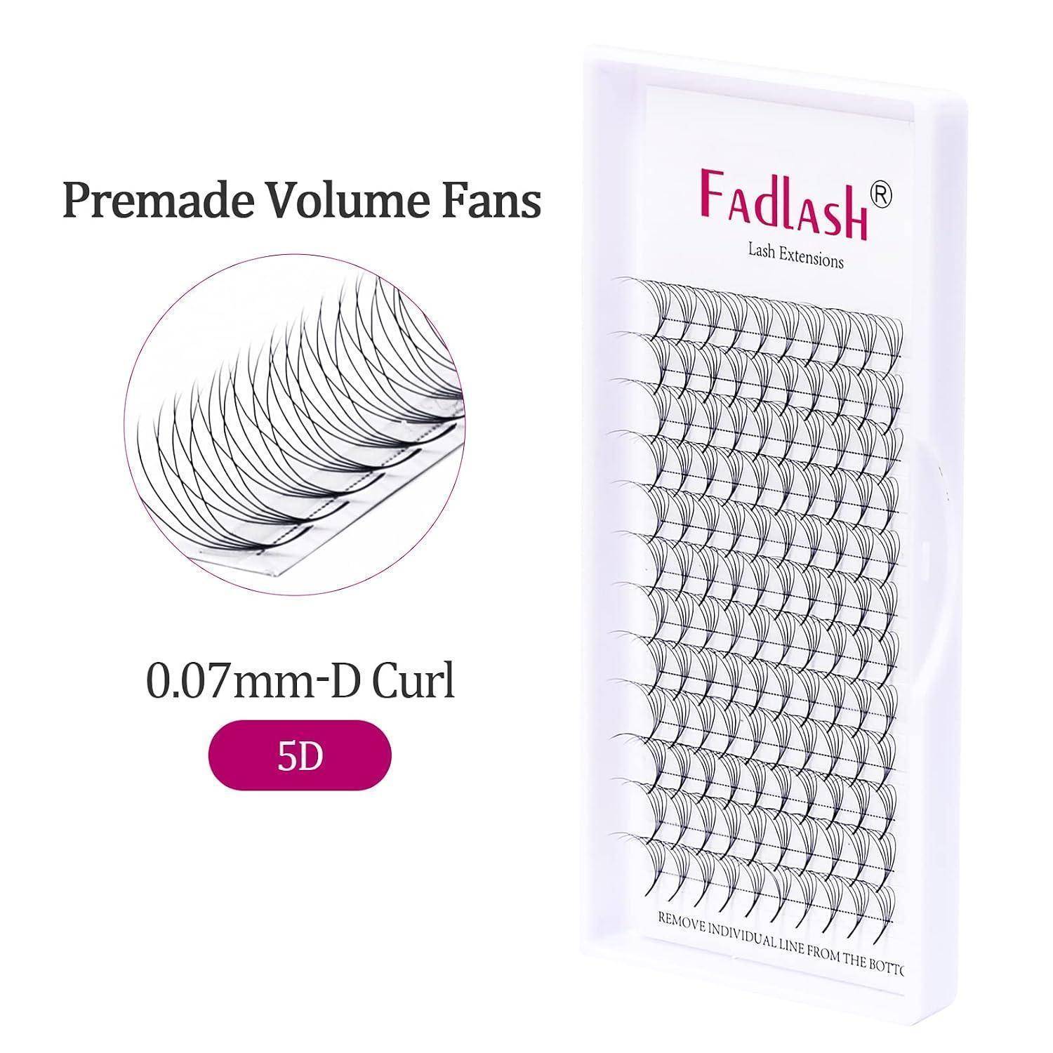 Produktbild von 'FadLash' vorgeformten Volumen-Wimpernfächern, gekennzeichnet mit '0,07mm-D Curl' und '5D', gezeigt in einem verpackten Tablett mit Fächerbündeln.