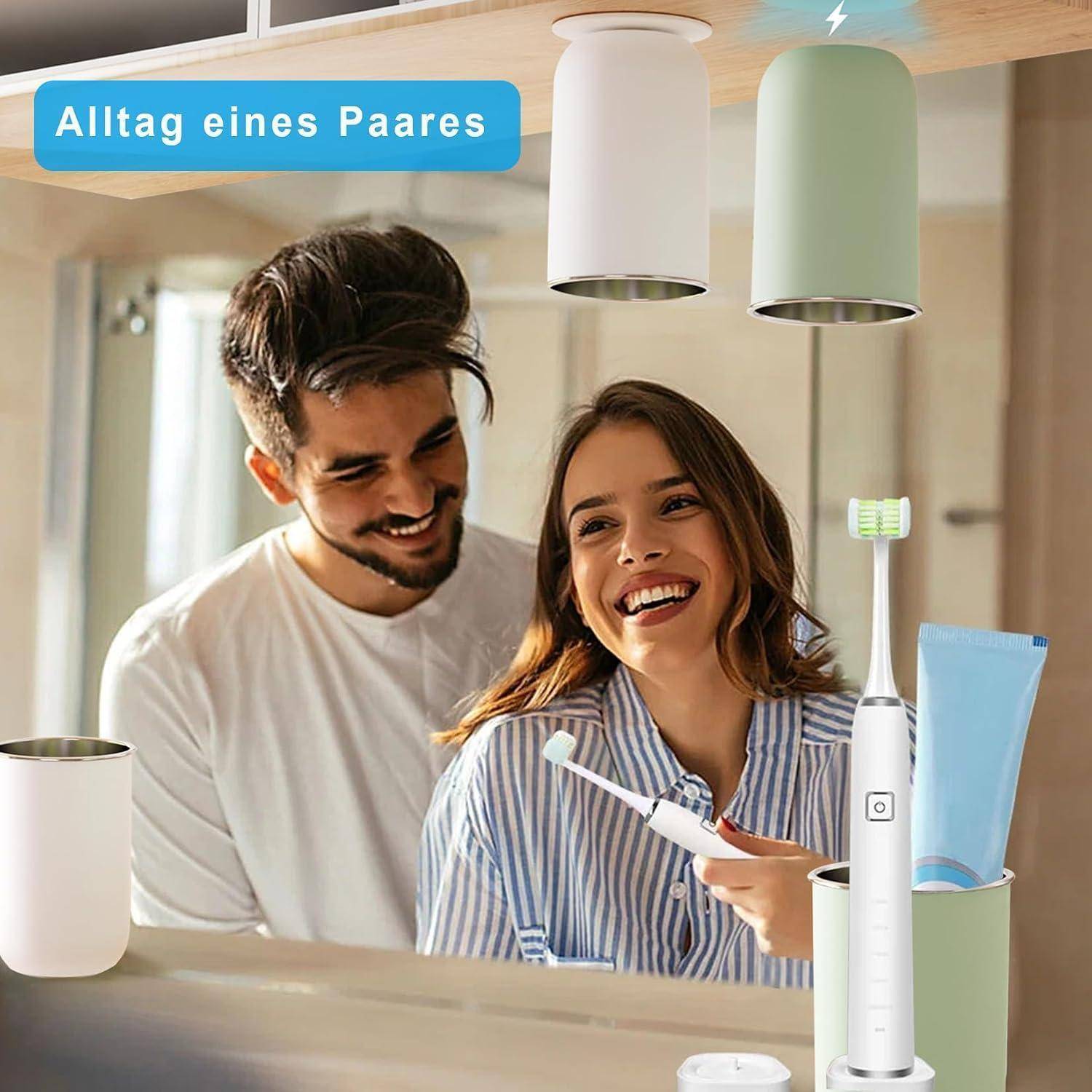 Lachendes Paar im Badezimmer mit einer elektrischen Zahnbürste und Zahnpasta; der Text lautet „Alltag eines Paares