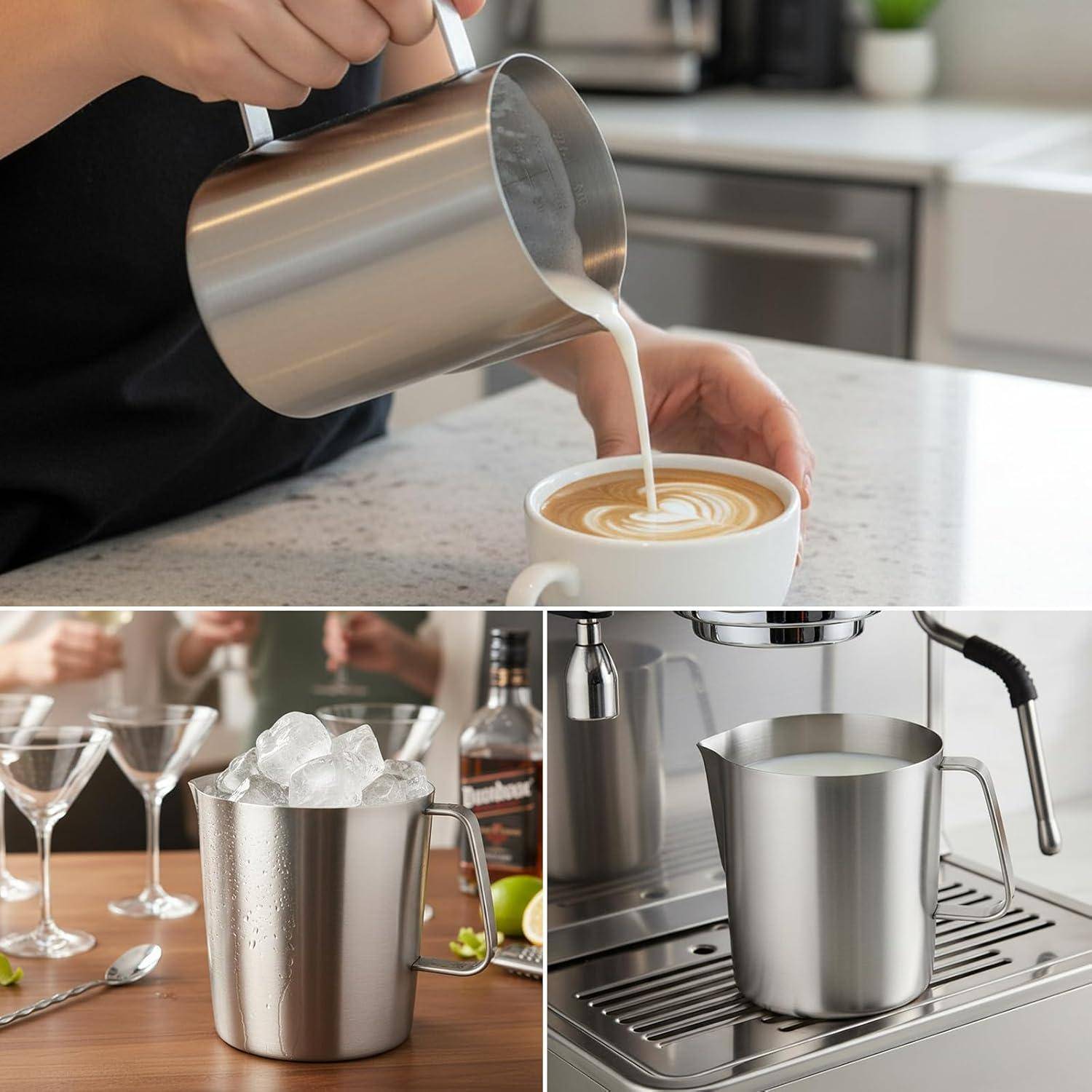 Collage aus einem Edelstahl-Milchaufschäumpitcher, der Milch in Latte Art gießt, sowie einem gekühlten Eiseimer und einem Pitcher auf der Abtropfschale einer Espressomaschine.